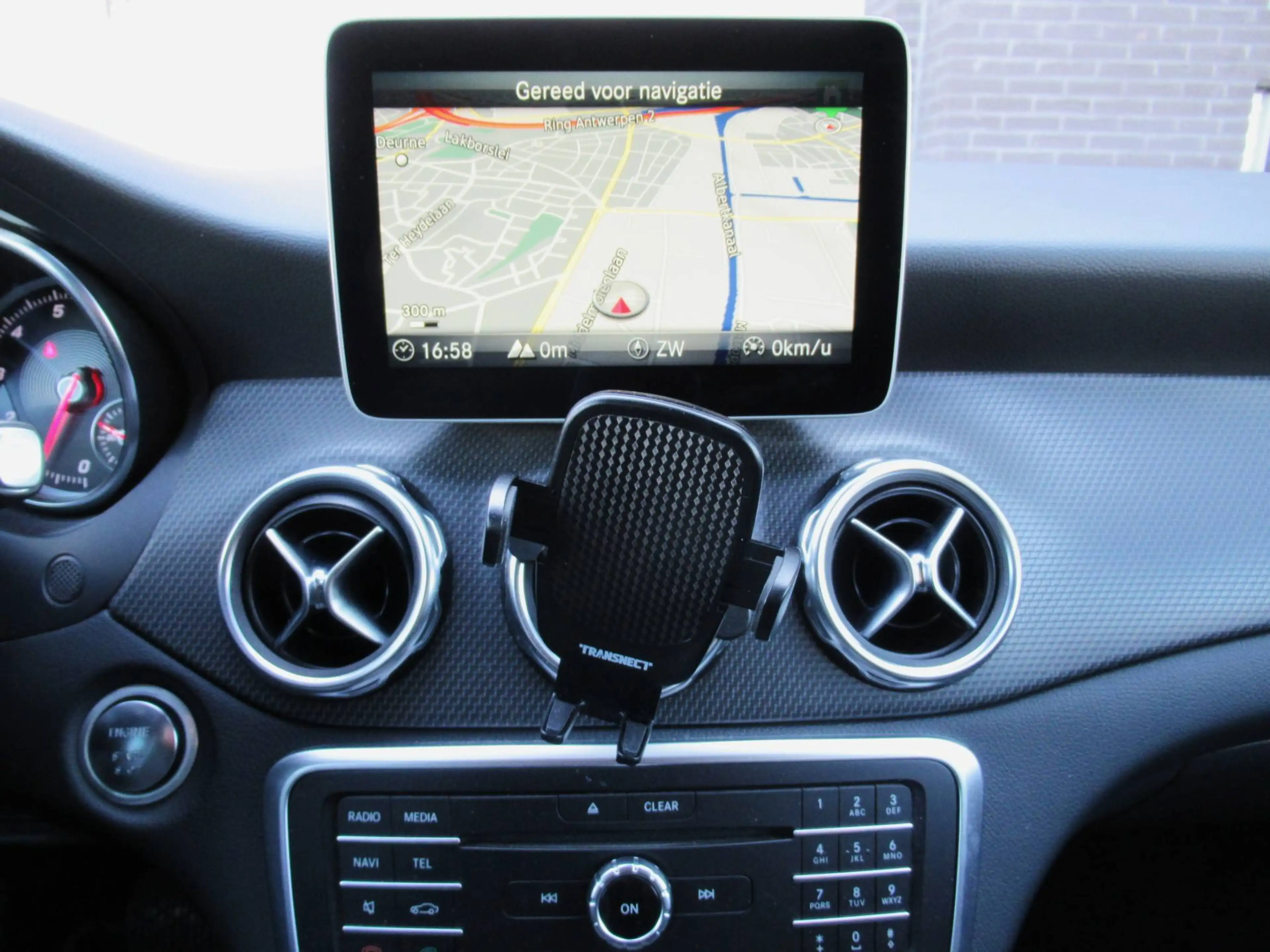 Mercedes-Benz GLA 180 Style 7G-DCT/Navi/Airco/Camera/LED/Parkassist — photo 12