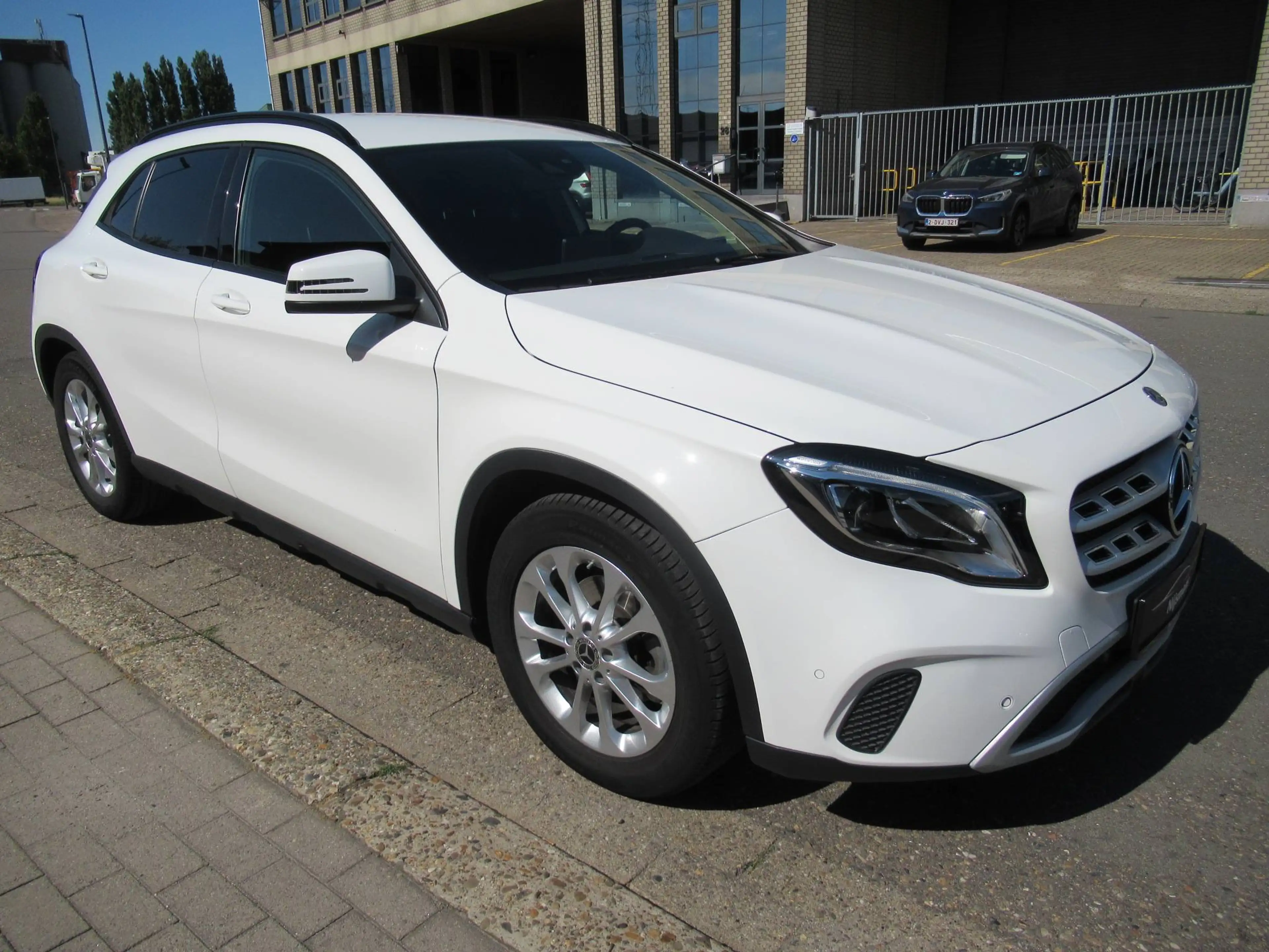 Mercedes-Benz GLA 180 Style 7G-DCT/Navi/Airco/Camera/LED/Parkassist — photo 3