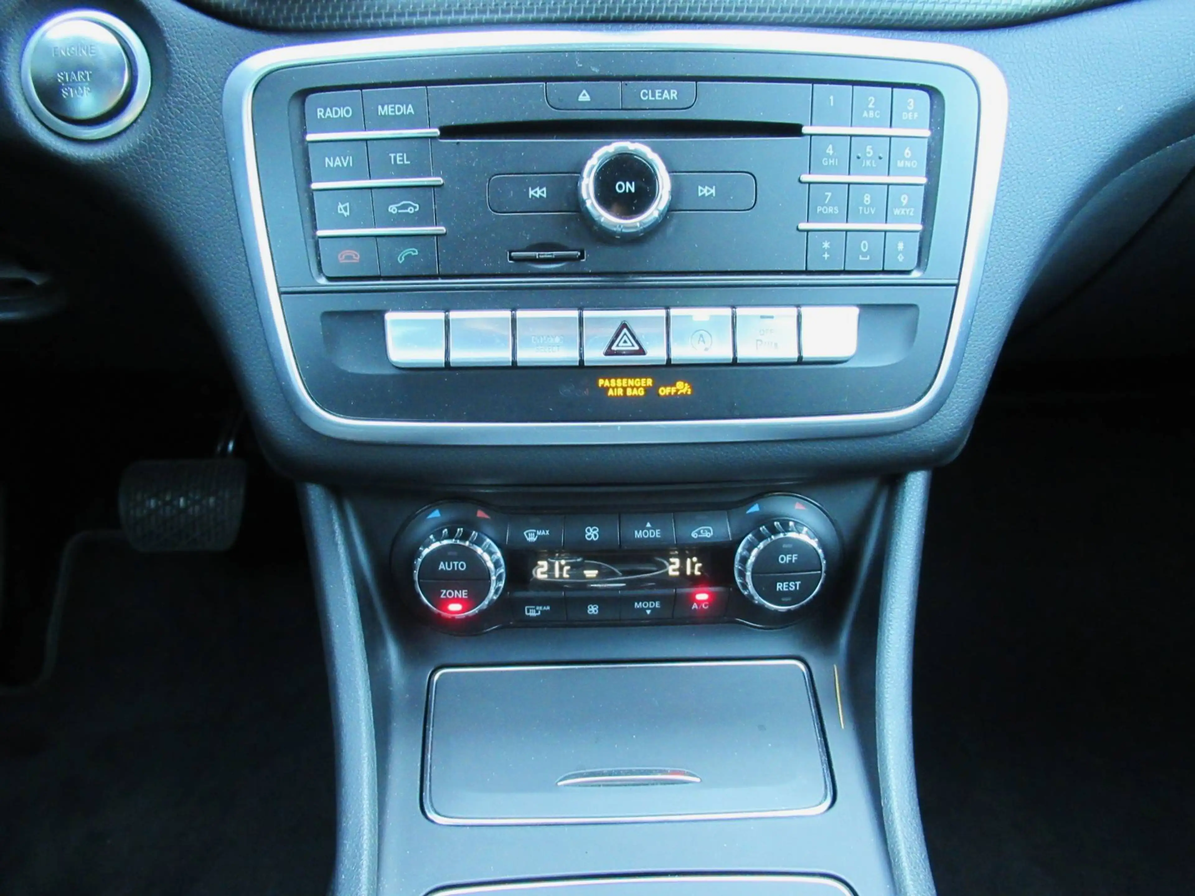 Mercedes-Benz GLA 180 Style 7G-DCT/Navi/Airco/Camera/LED/Parkassist — photo 13