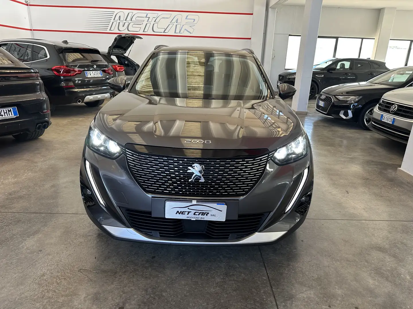 Peugeot 2008 1.5 bluehdi Allure Pack s&s 130cv eat8 Grigio - 1