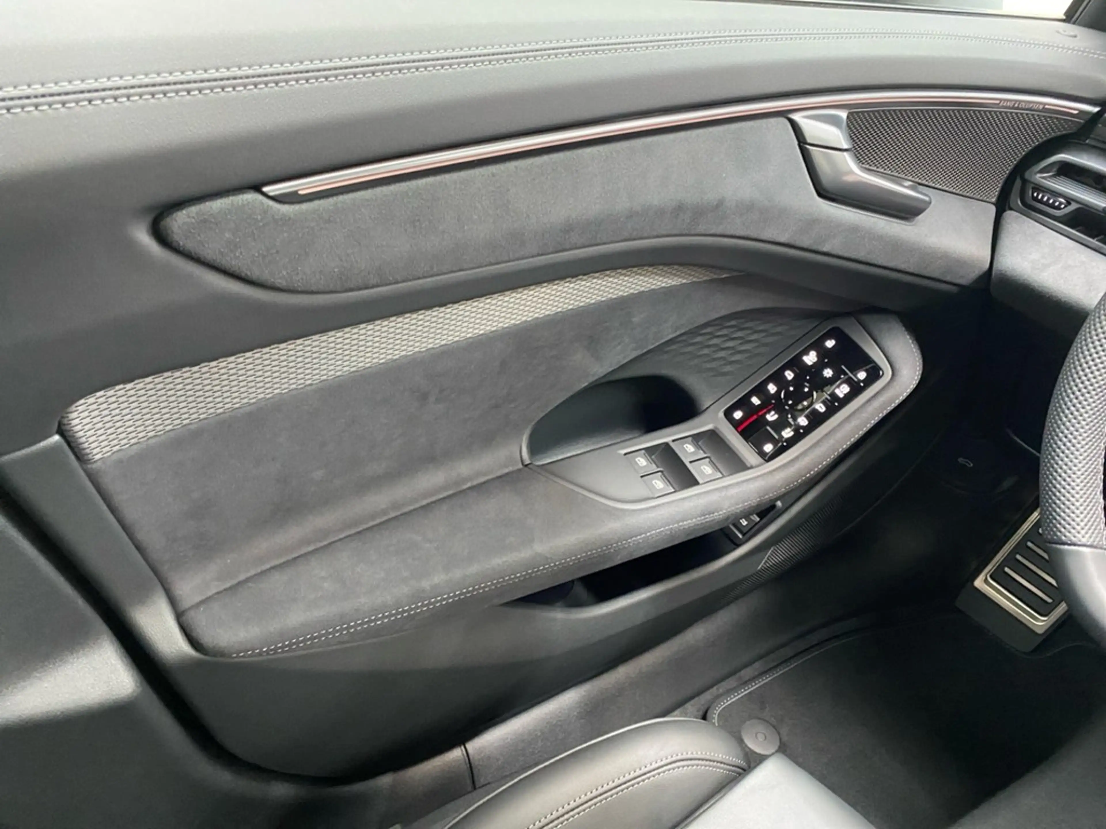 Audi A6 Avant TDI quattro S line HUD+AHK+360°+ACC+B&O — photo 12