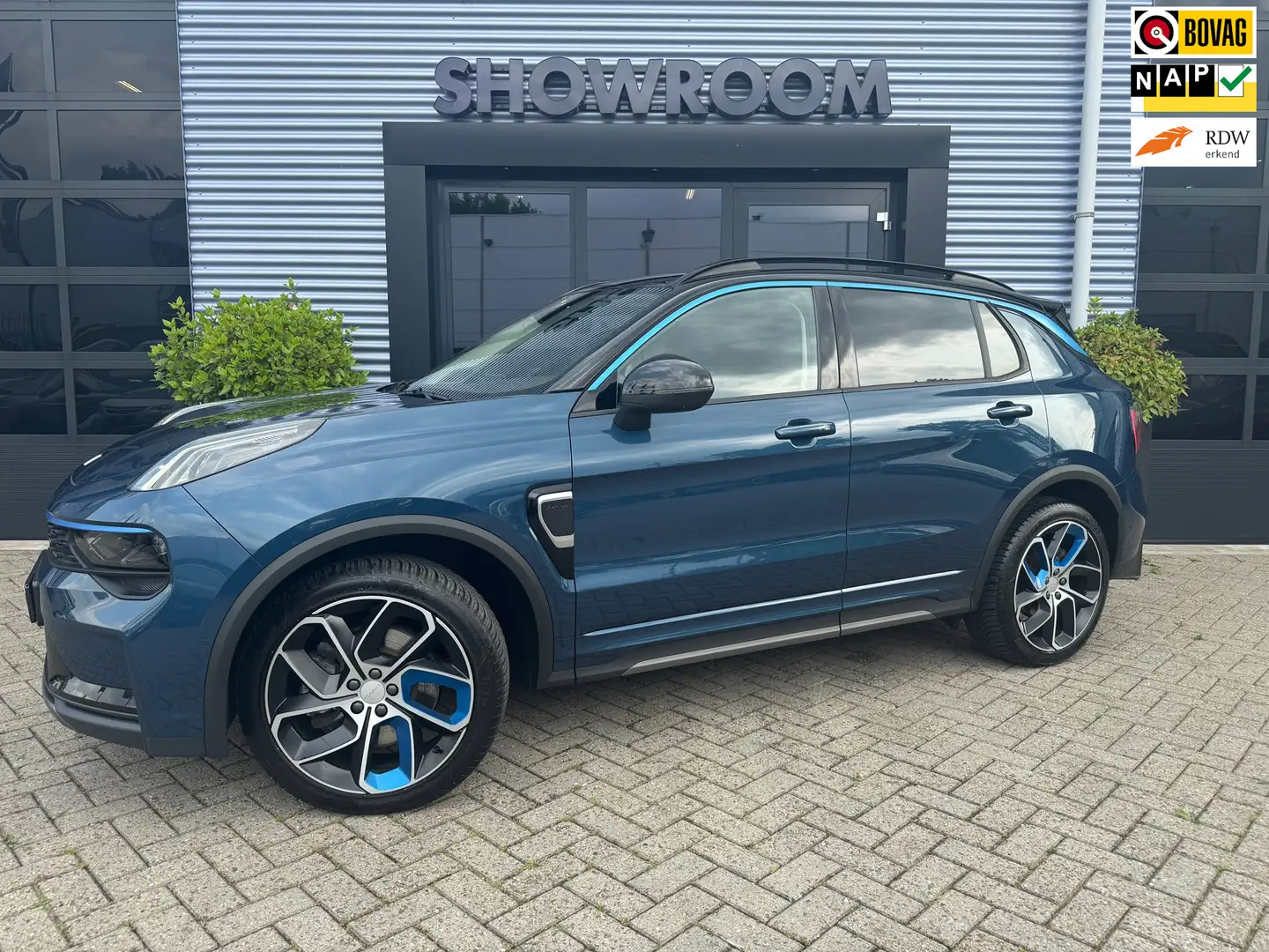 Lynk & Co 01 1.5 261PK|360camera|Pano|Apple Carpley Blauw - 1