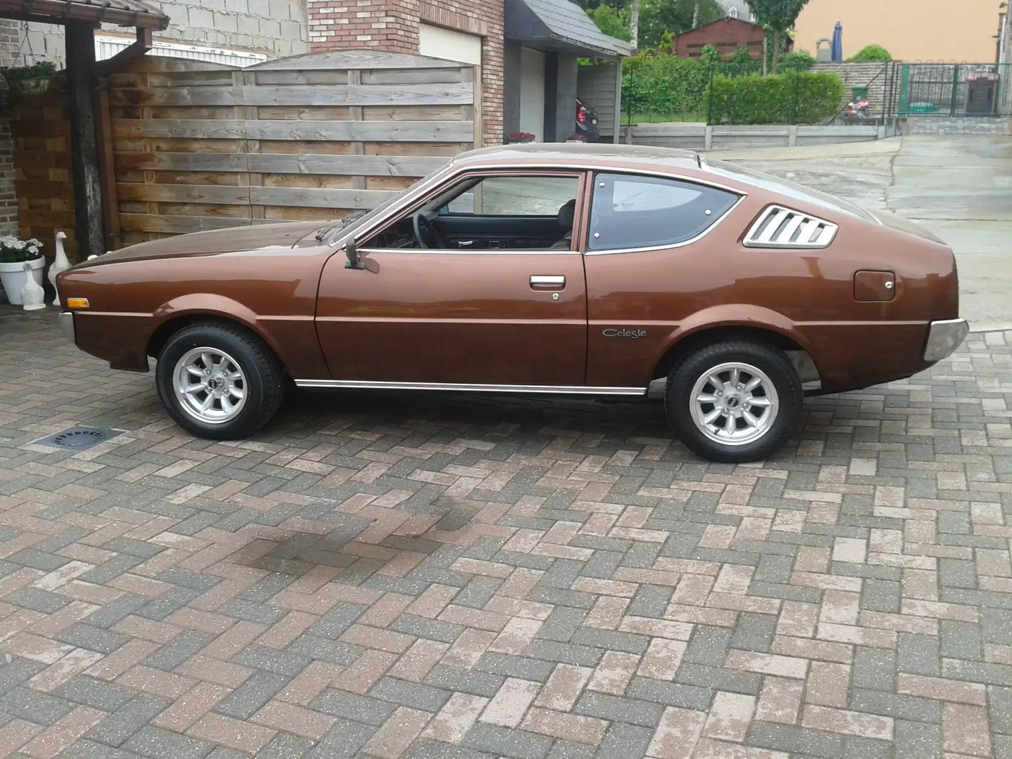 Oldtimer Mitsubishi coupe Celeste 1600 cc bj 1980 Bruin - 2