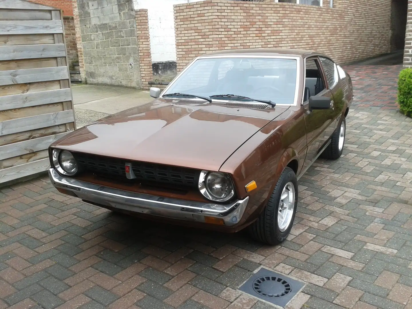 Oldtimer Mitsubishi coupe Celeste 1600 cc bj 1980 Bruin - 1