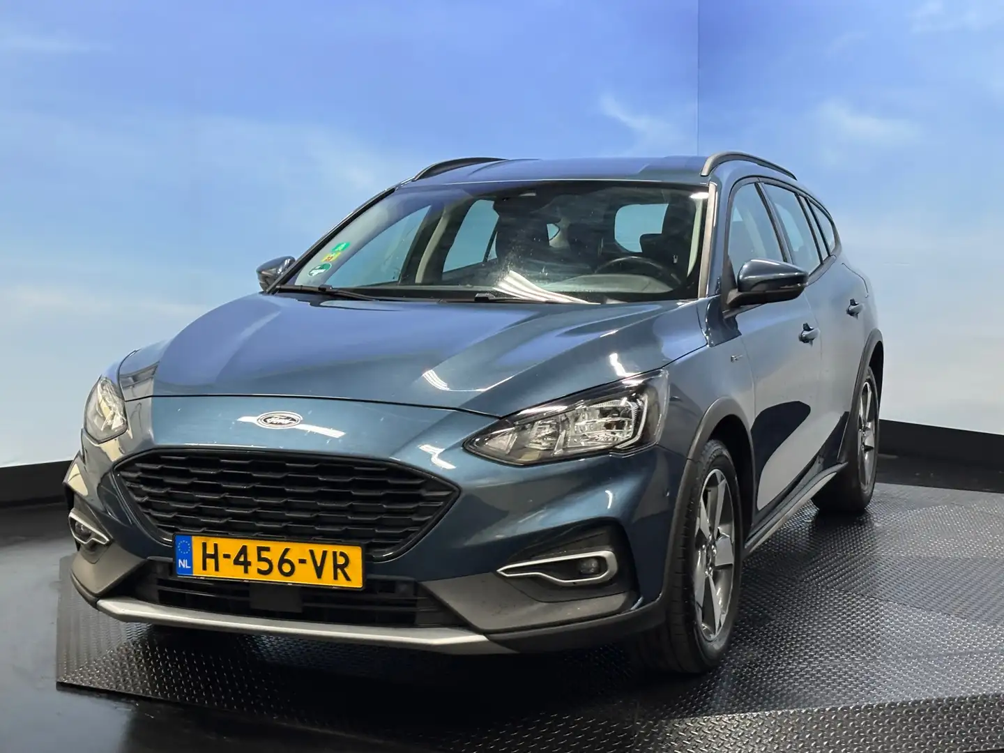 Ford Focus Wagon 1.0 EcoBoost Active Business Navi | Airco | Blauw - 2