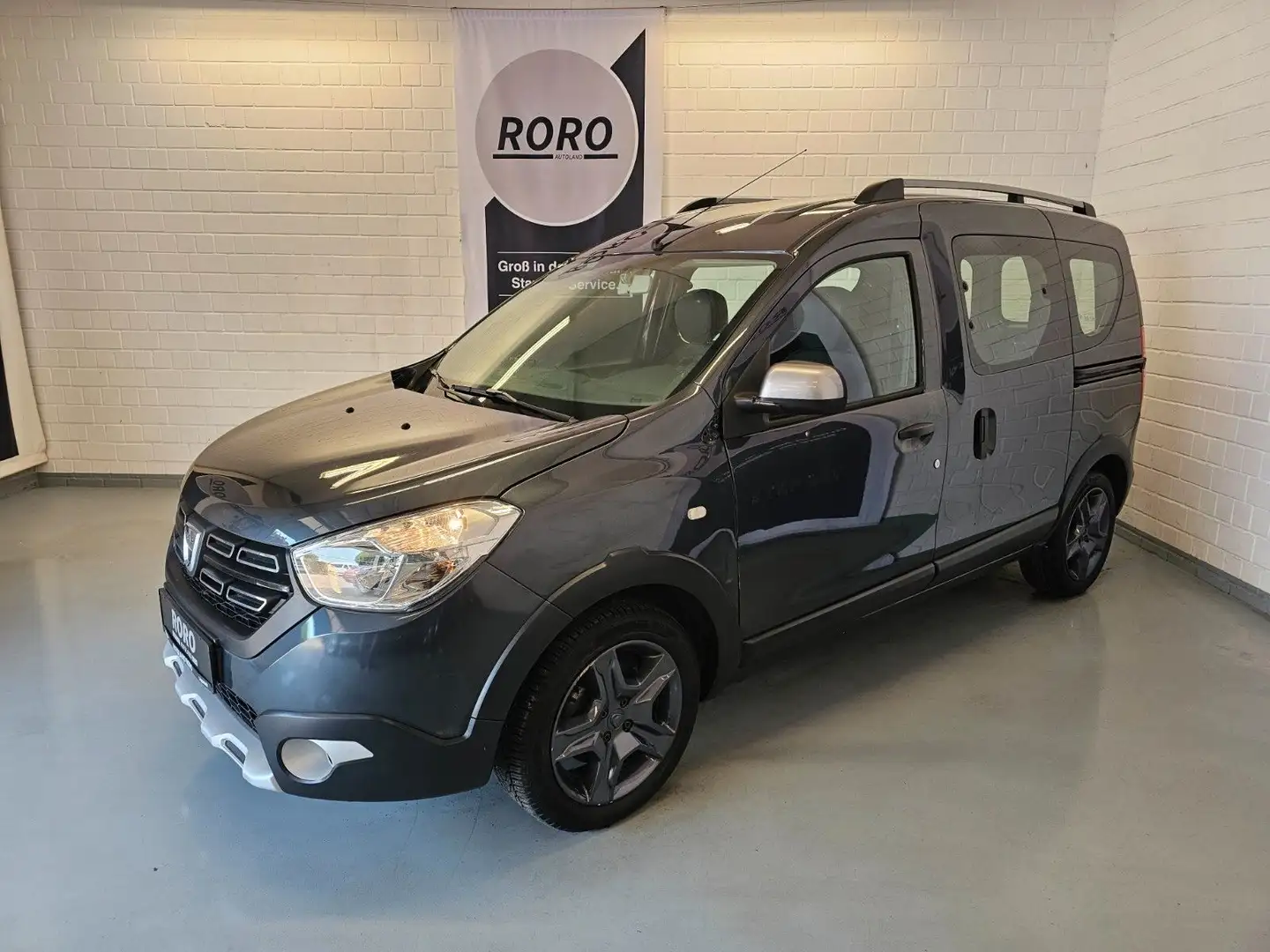 Dacia Dokker Stepway 1.2Celebration + RFK/4SEASON/NAVI Grau - 2