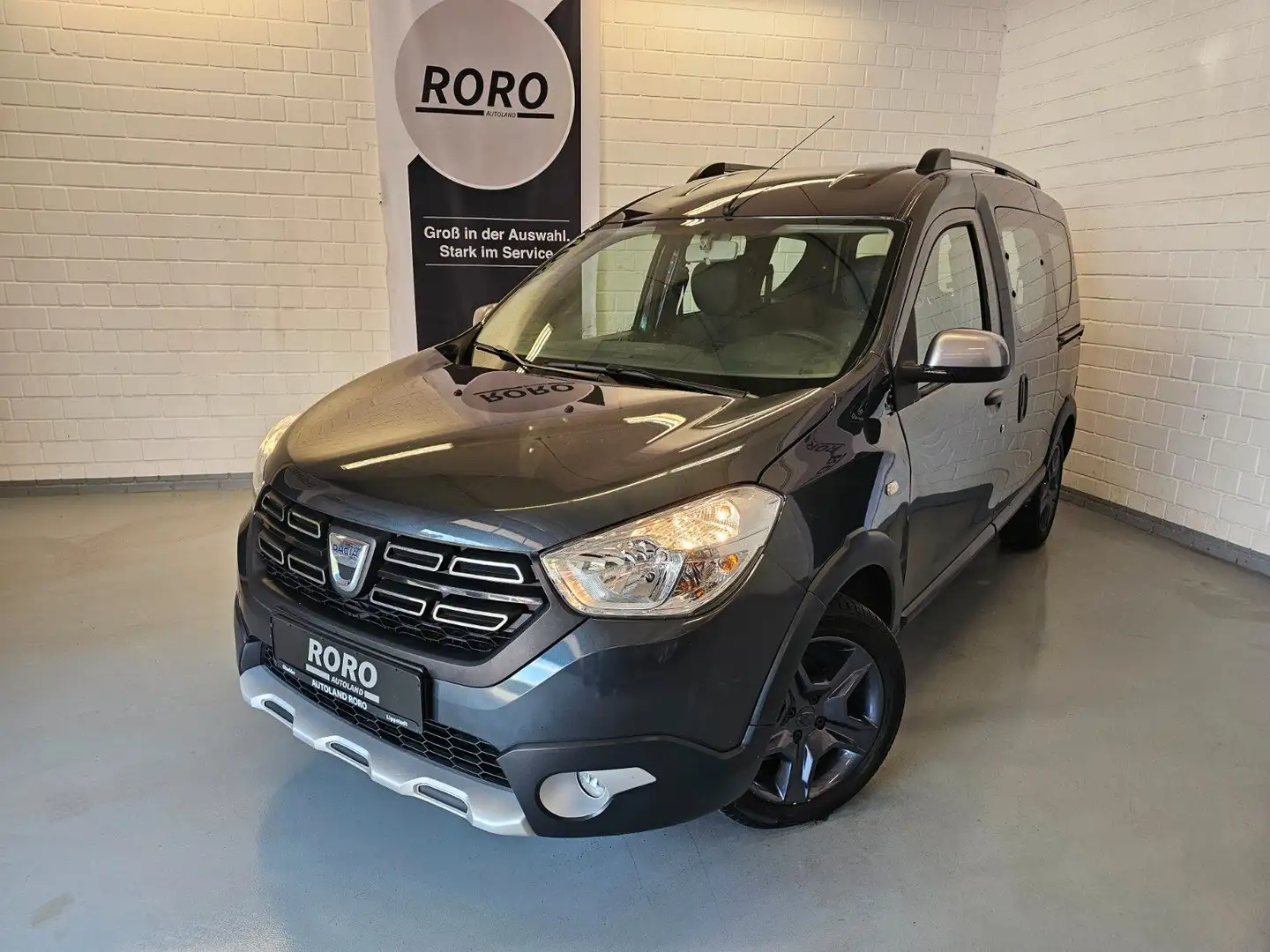 Dacia Dokker Stepway 1.2Celebration + RFK/4SEASON/NAVI Grau - 1