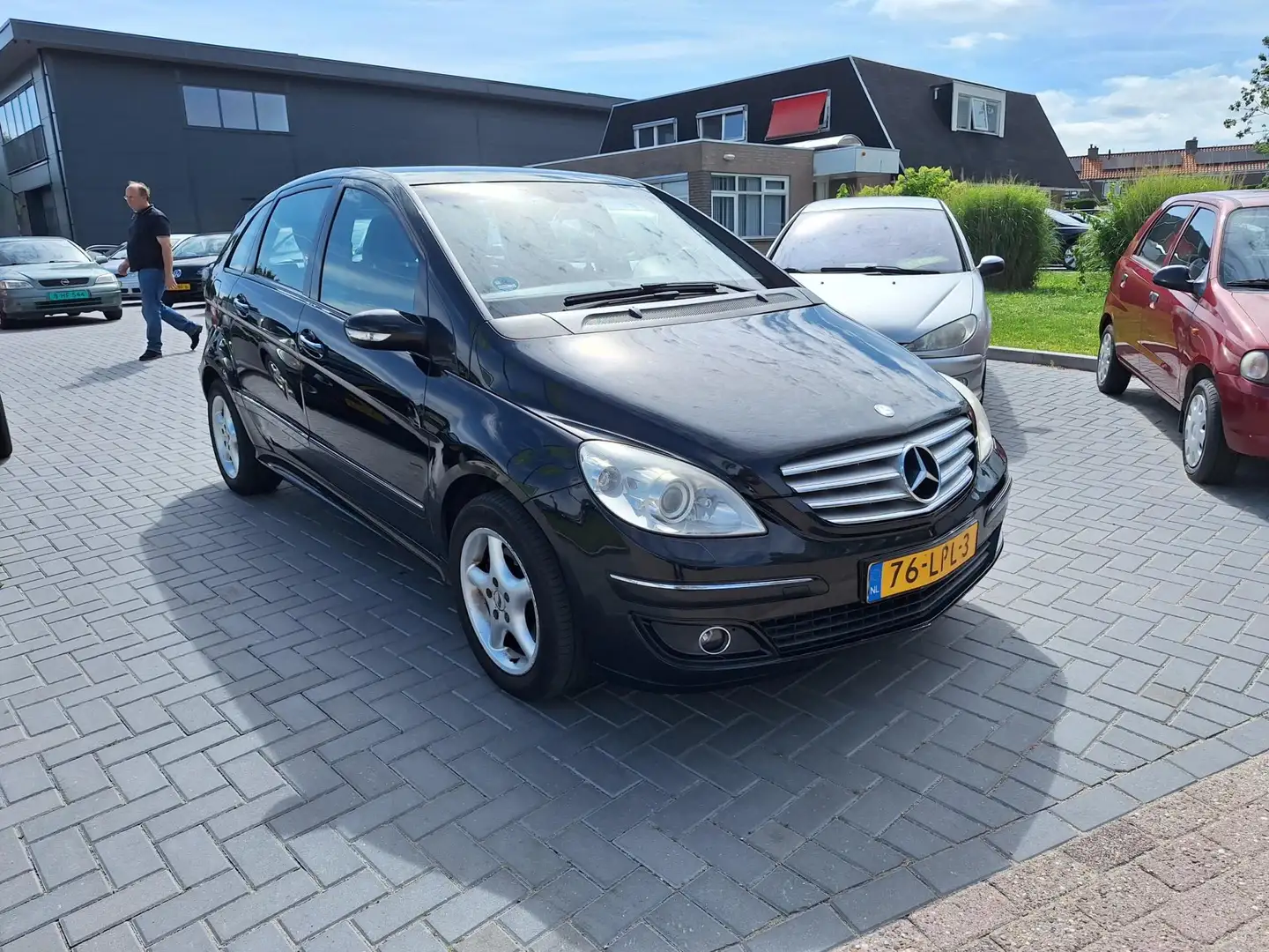Mercedes-Benz B 200 APK december 2025 Noir - 2