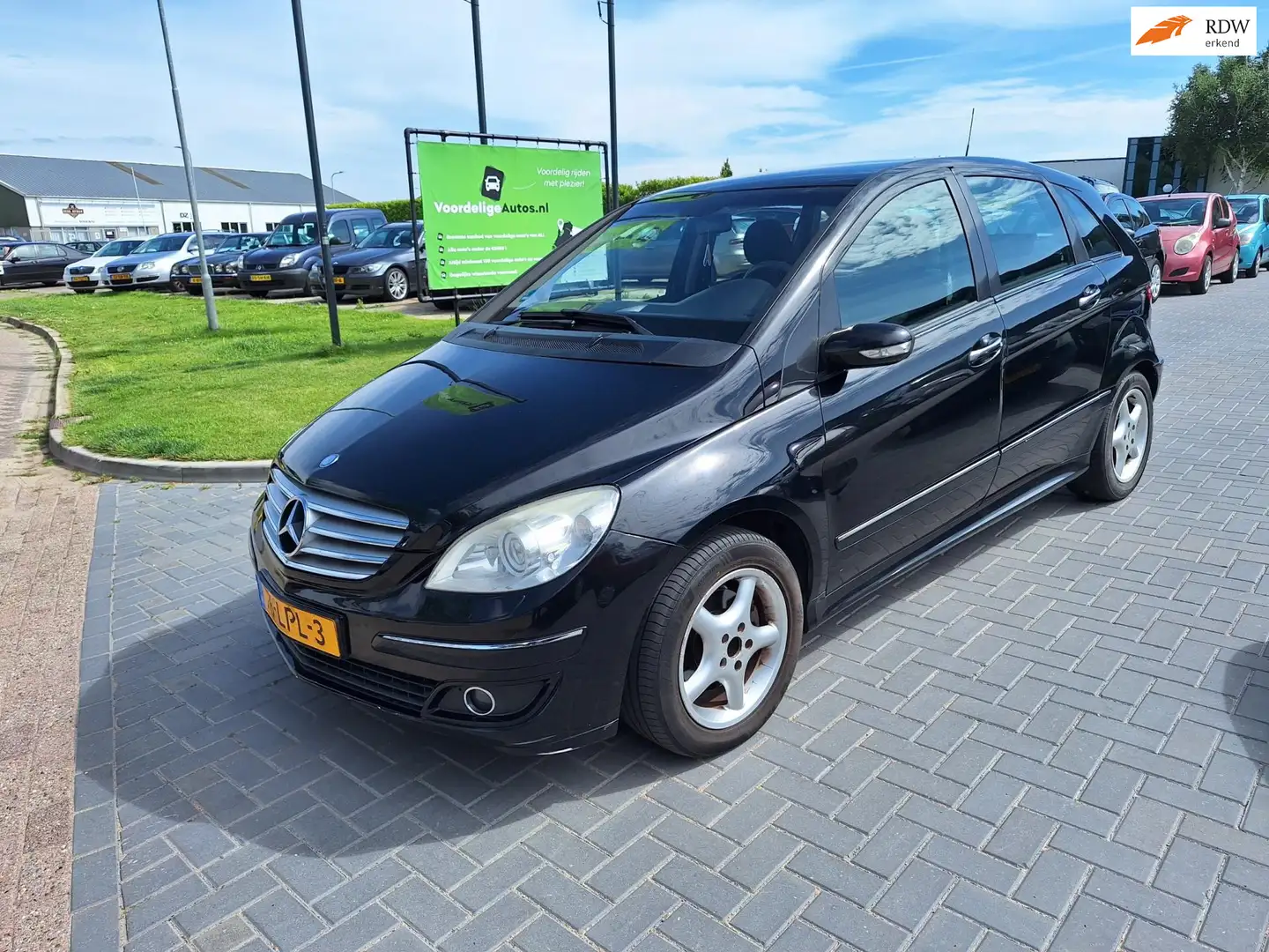 Mercedes-Benz B 200 APK december 2025 Noir - 1