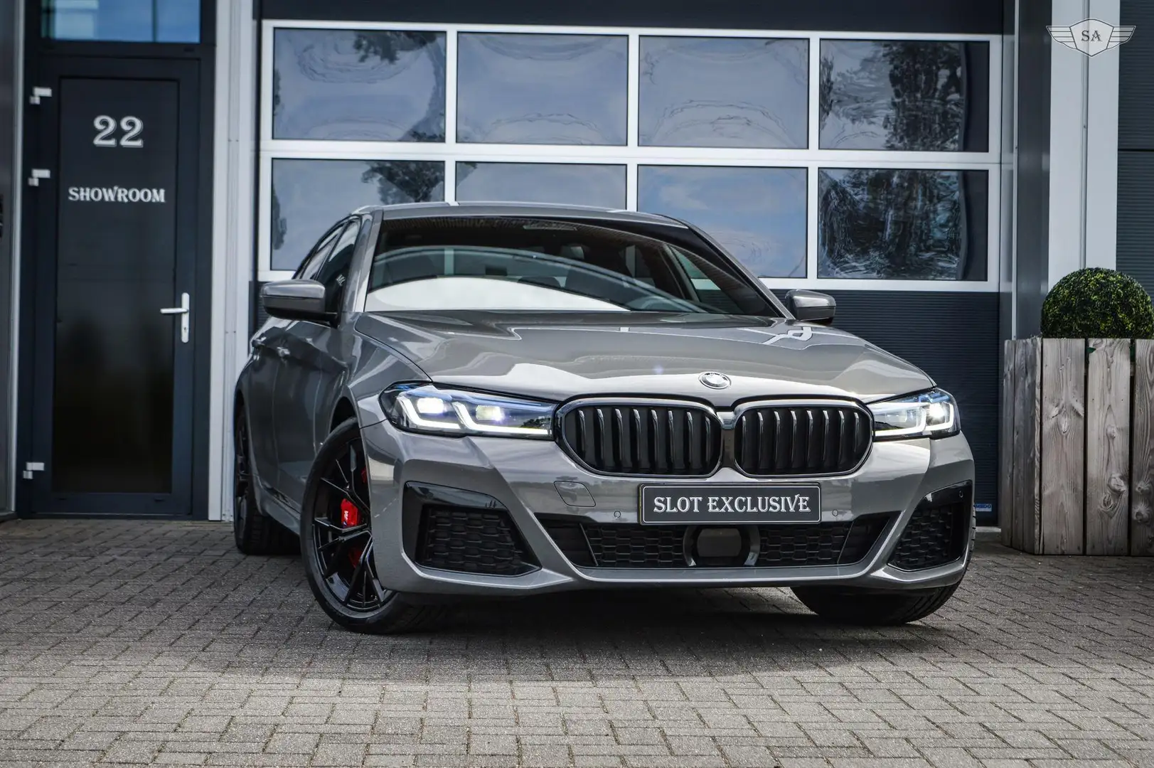 BMW 545 5-serie 545e|X-DRIVE|HIGH EXECUTIVE|MASSAGE|HK|HUD Szürke - 2
