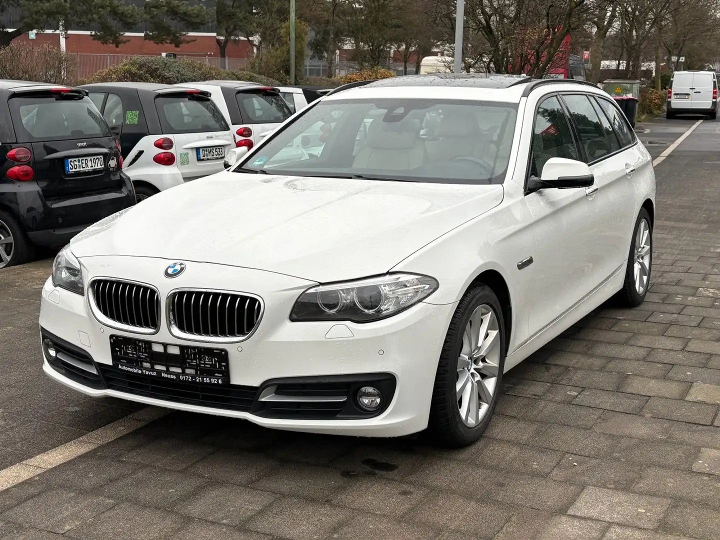 BMW 525 d Aut.Individual+Panorama+Leder+Navi+LED Weiß - 2