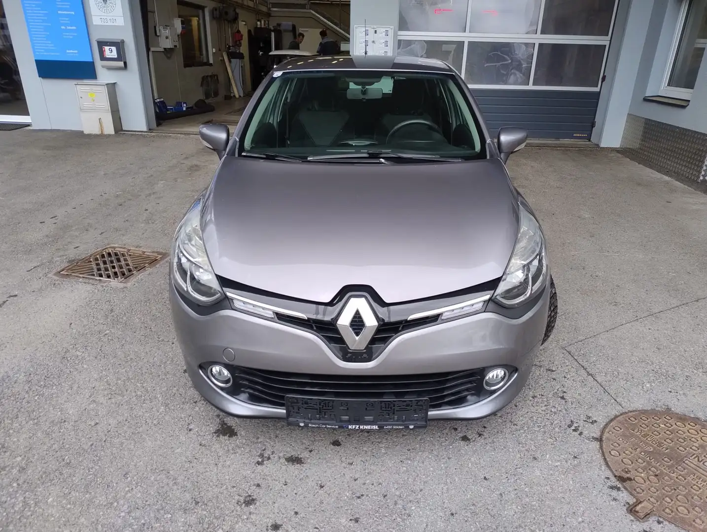 Renault Clio Expression 1,2 16V 75 Grau - 1
