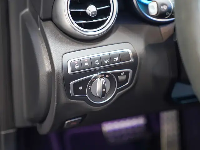Mercedes-Benz C-Class view 19