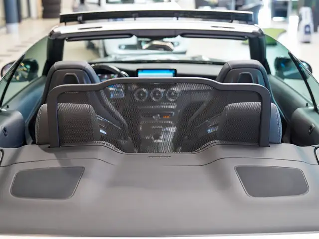 Mercedes-Benz C-Class view 8