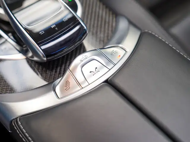 Mercedes-Benz C-Class view 28