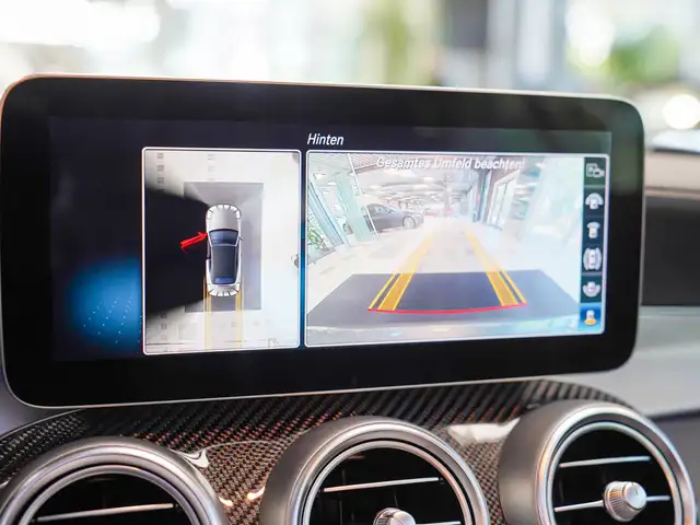 Mercedes-Benz C-Class view 25