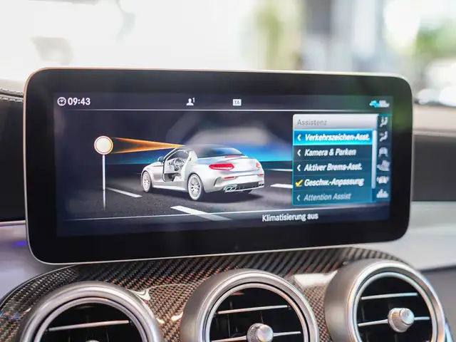 Mercedes-Benz C-Class view 24