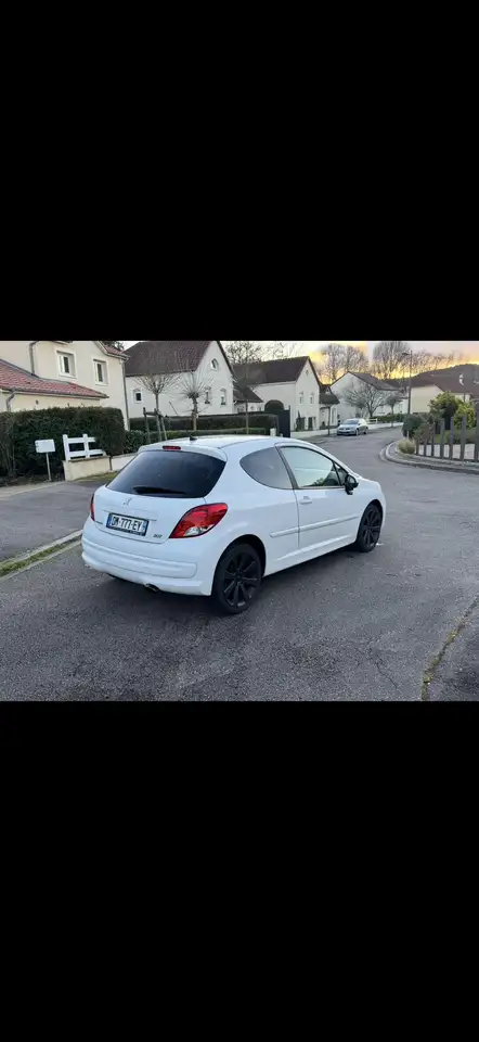 Peugeot 207 1.6 THP 156ch FÃ©line