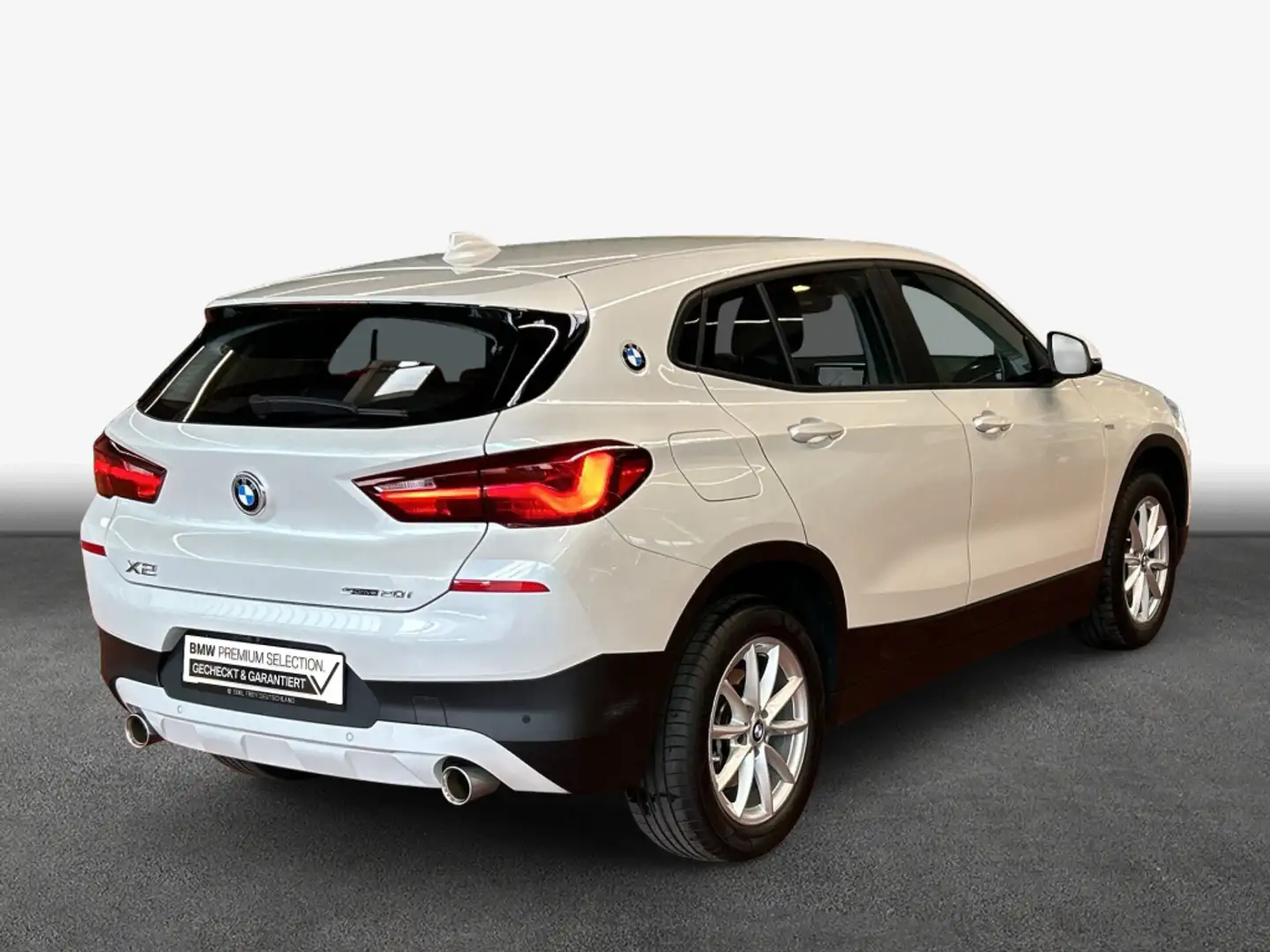 BMW X2 sDrive20i Aut. Advantage Weiß - 2