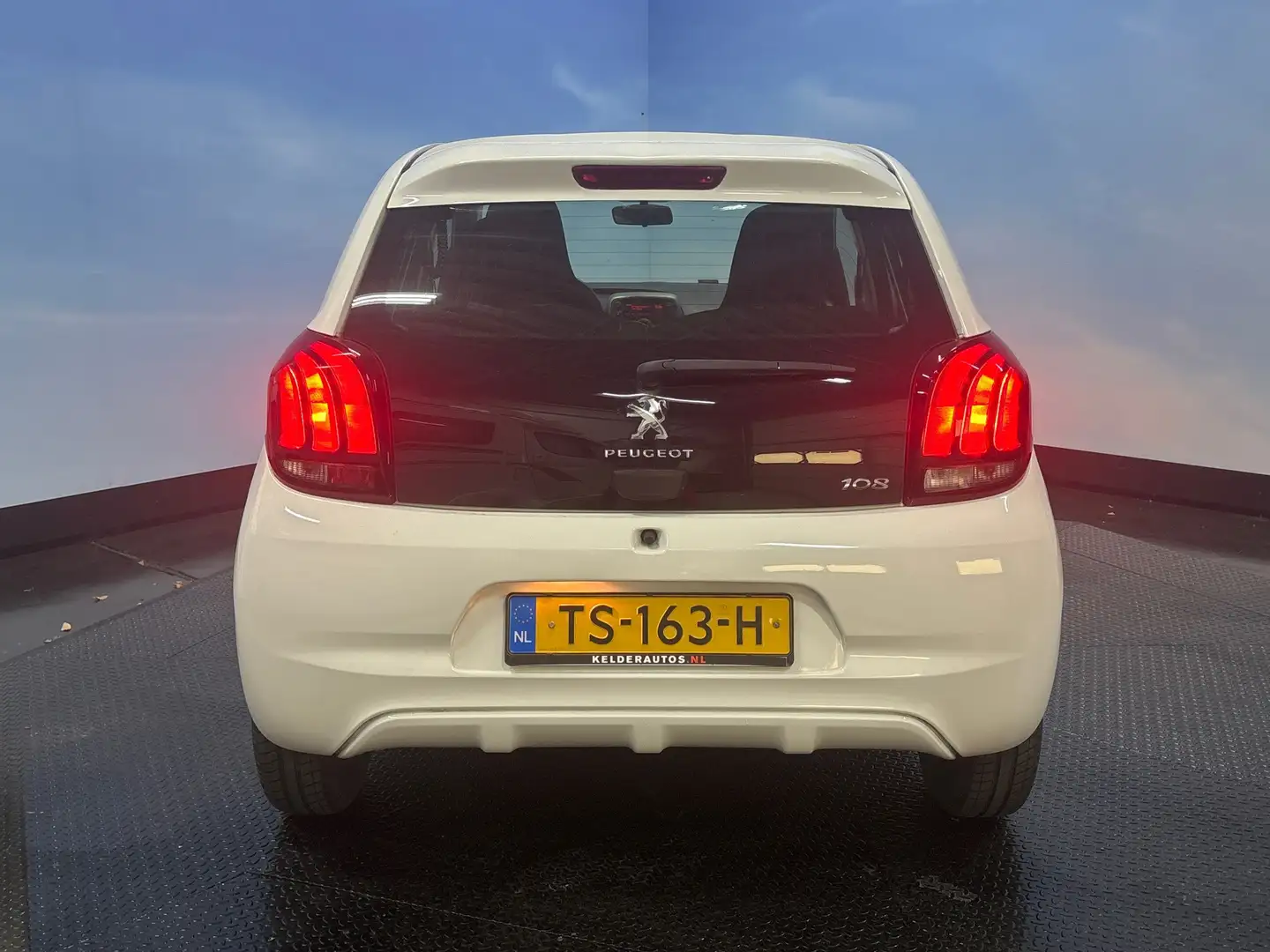 Peugeot 108 1.0 e-VTi Active Airco, Bluetooth, Wit - 2