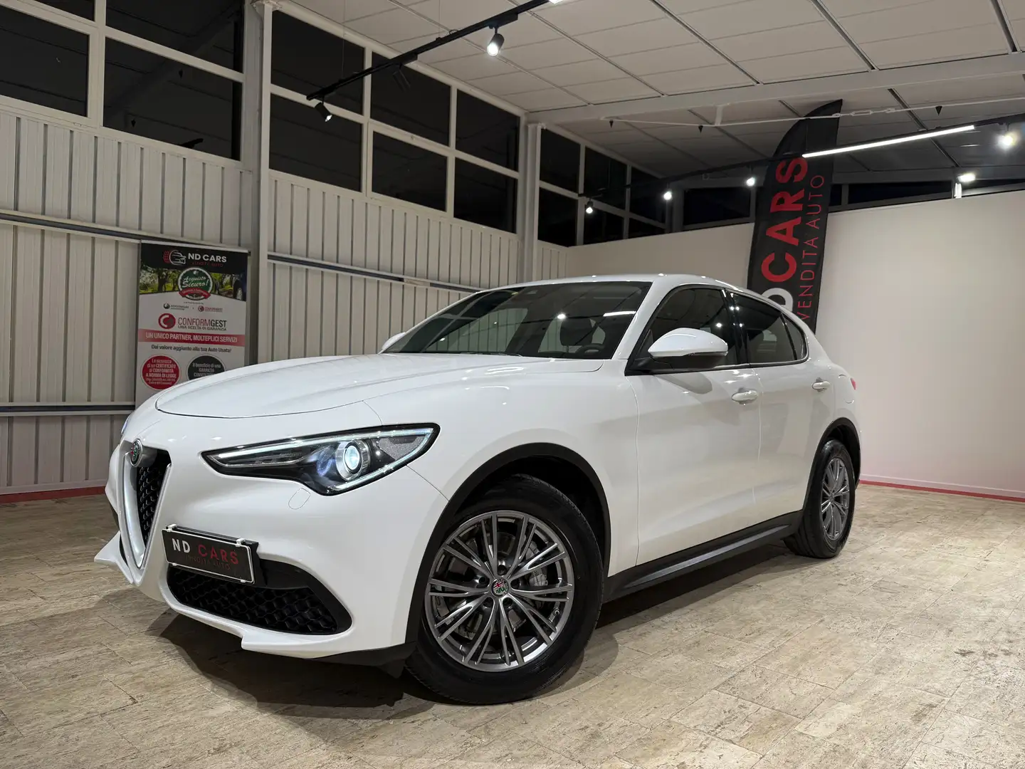 Alfa Romeo Stelvio Stelvio 2020 2.2 t Business rwd 160cv auto Blanc - 1