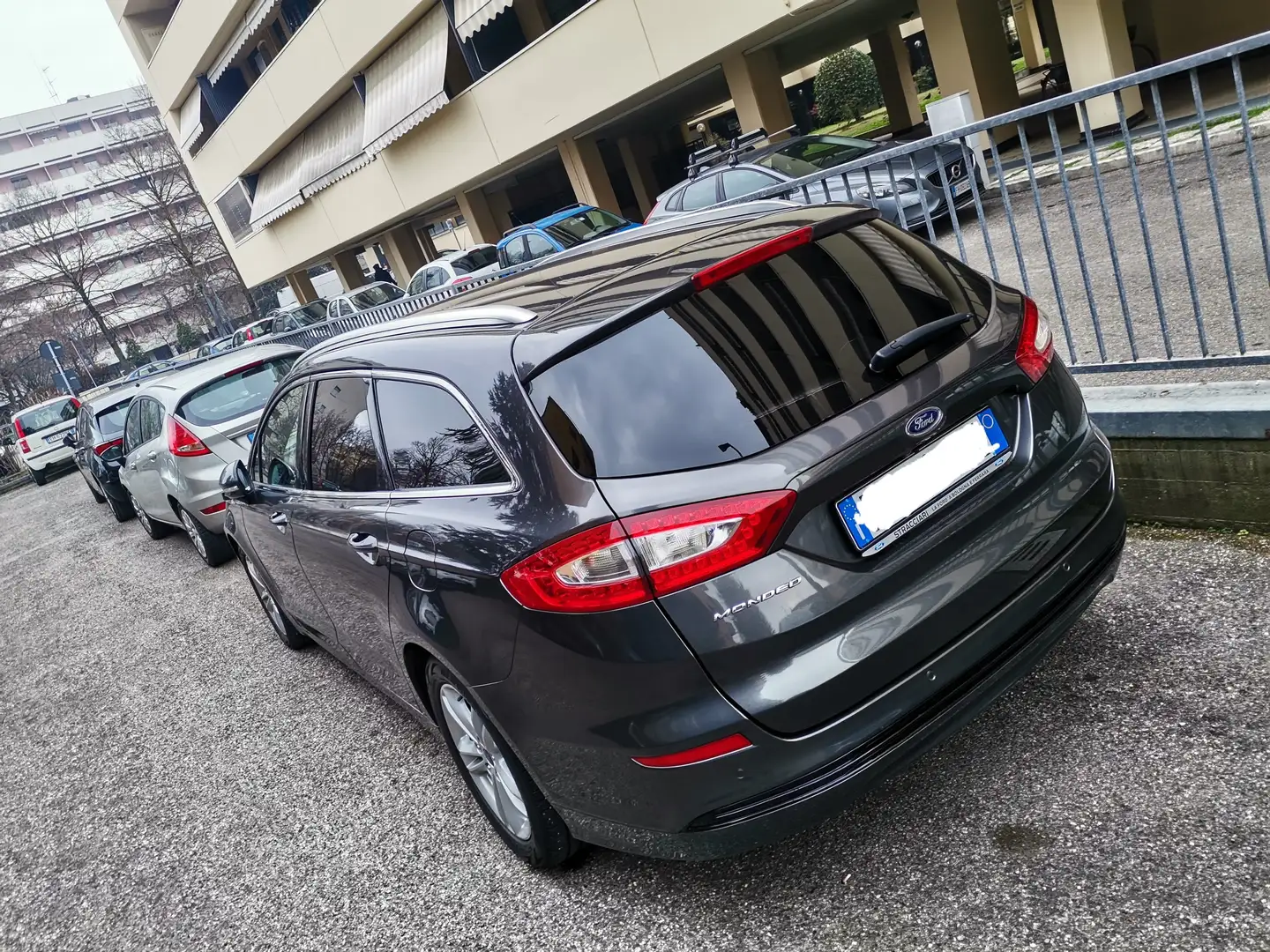 Ford Mondeo Mondeo IV 2015 SW SW 2.0 tdci Titanium Busin. s Grigio - 2