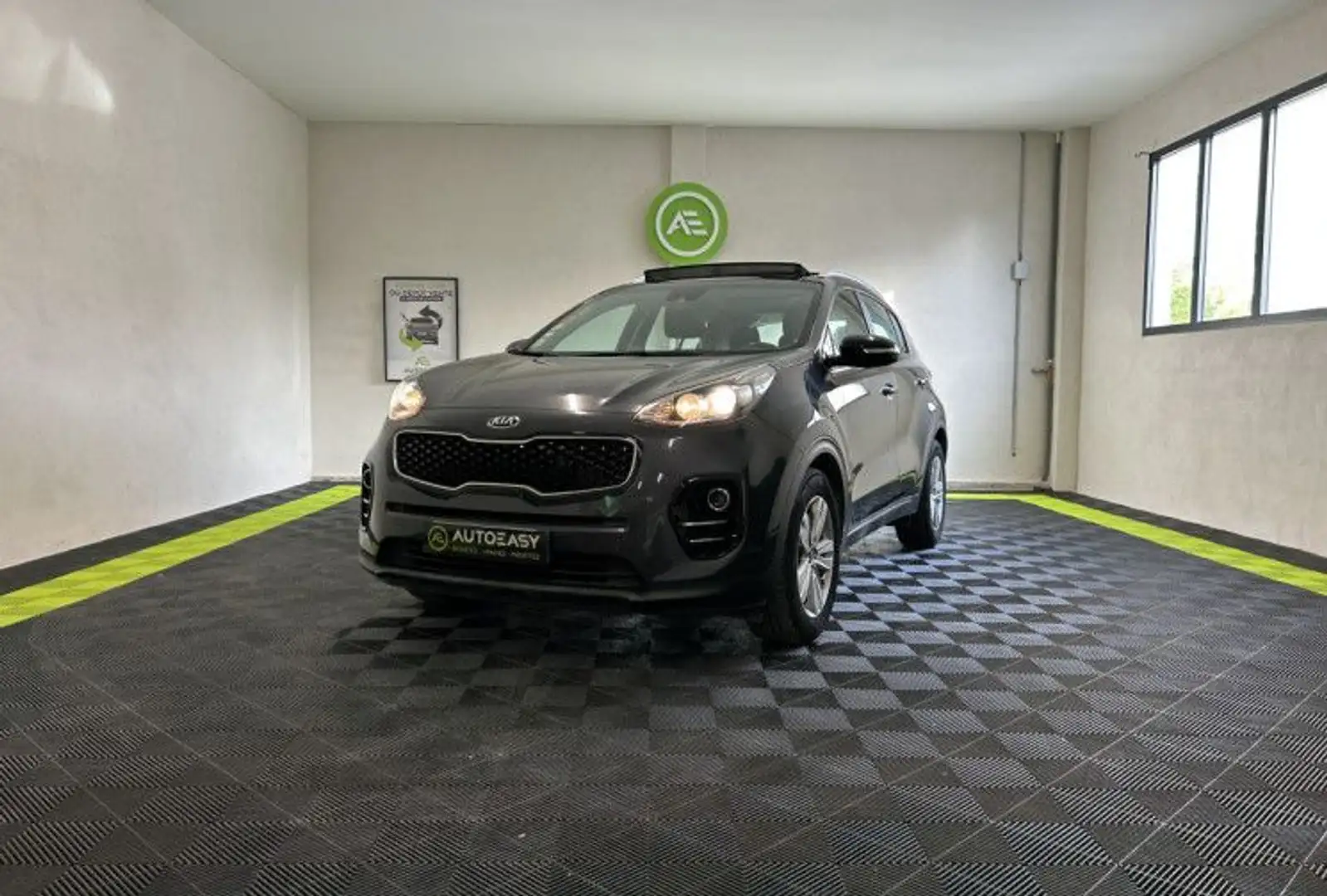 Kia Sportage IV 1.7 CRDi ISG 4x2 DCT7 Active %2B Toit Ouvrant Gris - 1