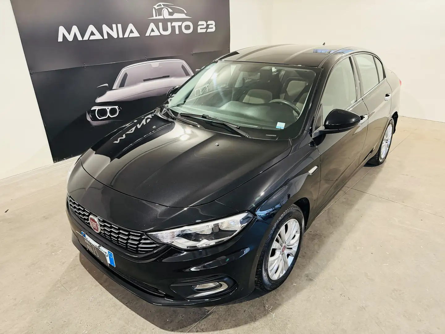 Fiat Tipo Tipo 4 porte II 4p 1.4 Lounge 95cv*NEOPATENTATI* Nero - 2