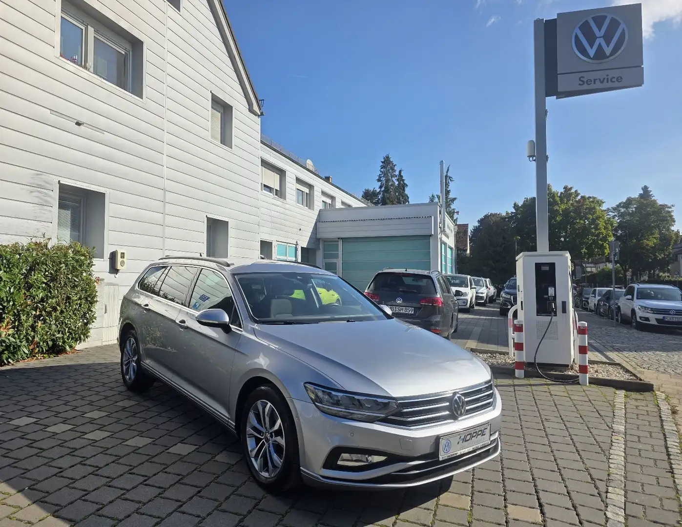 Volkswagen Passat Variant Business 4Motion Silber - 1