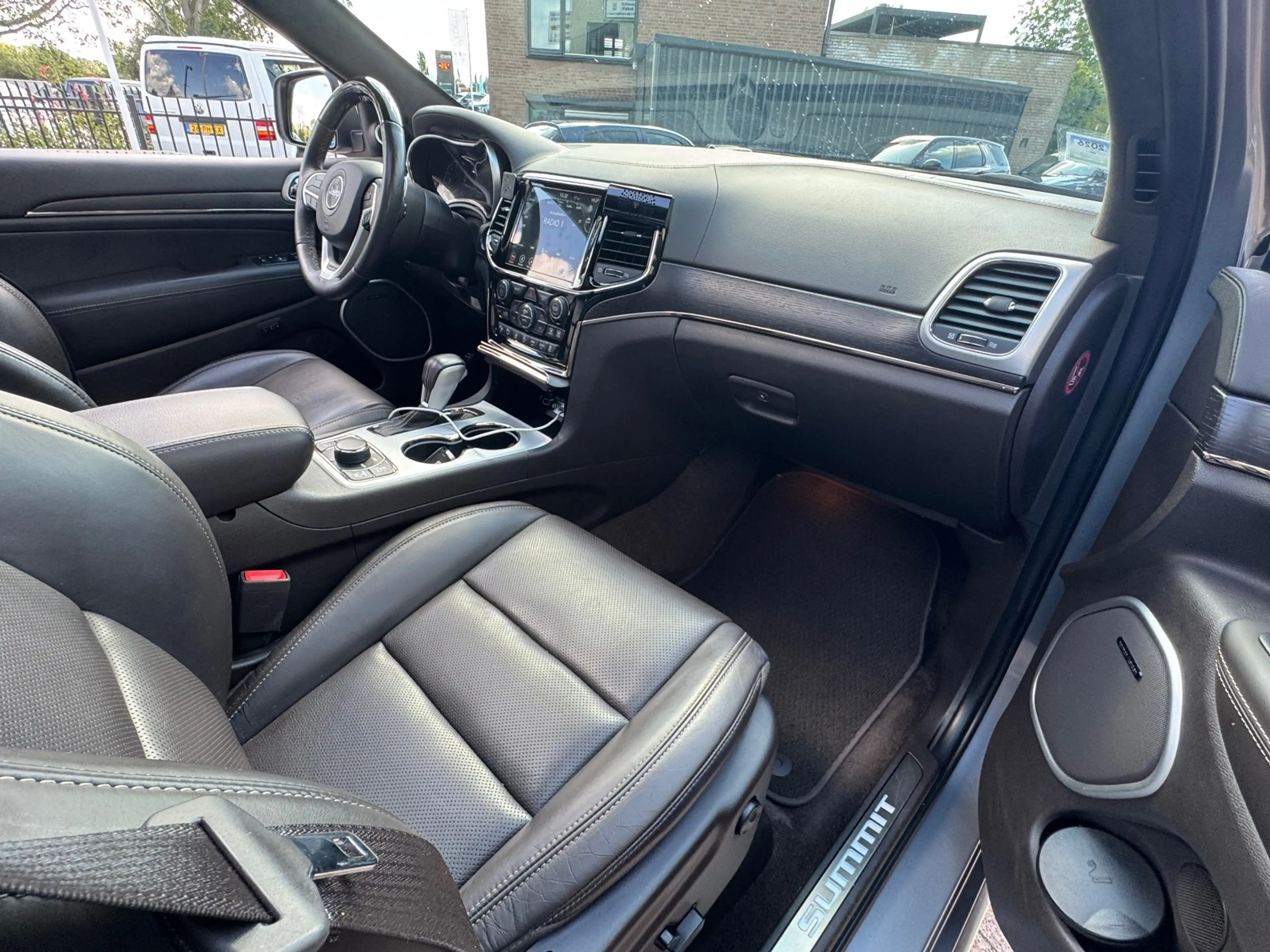 Jeep Grand Cherokee Summit- 4x4 Grijs kenteken-PANO — photo 31