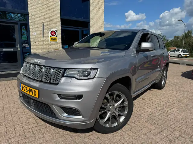 Jeep Grand Cherokee Summit- 4x4 Grijs kenteken-PANO