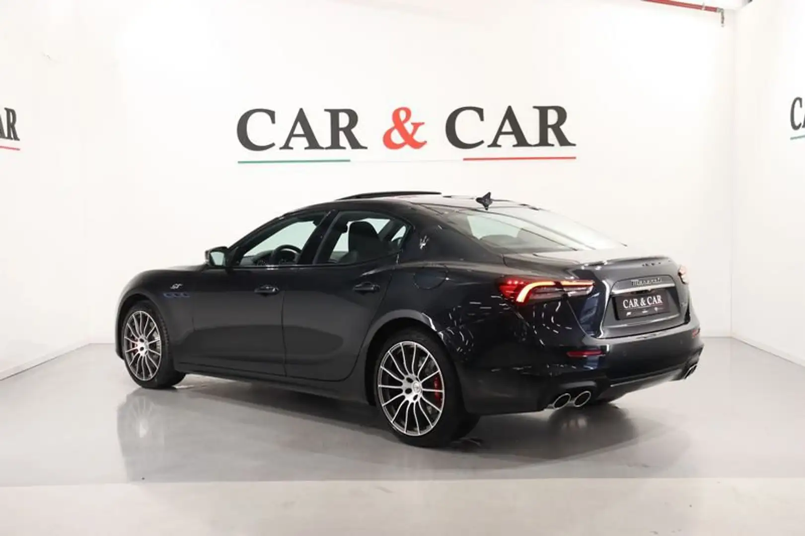Maserati Ghibli GT Hybrid 330 CV Ultima Nerissimo/Sport Pack Negro - 2