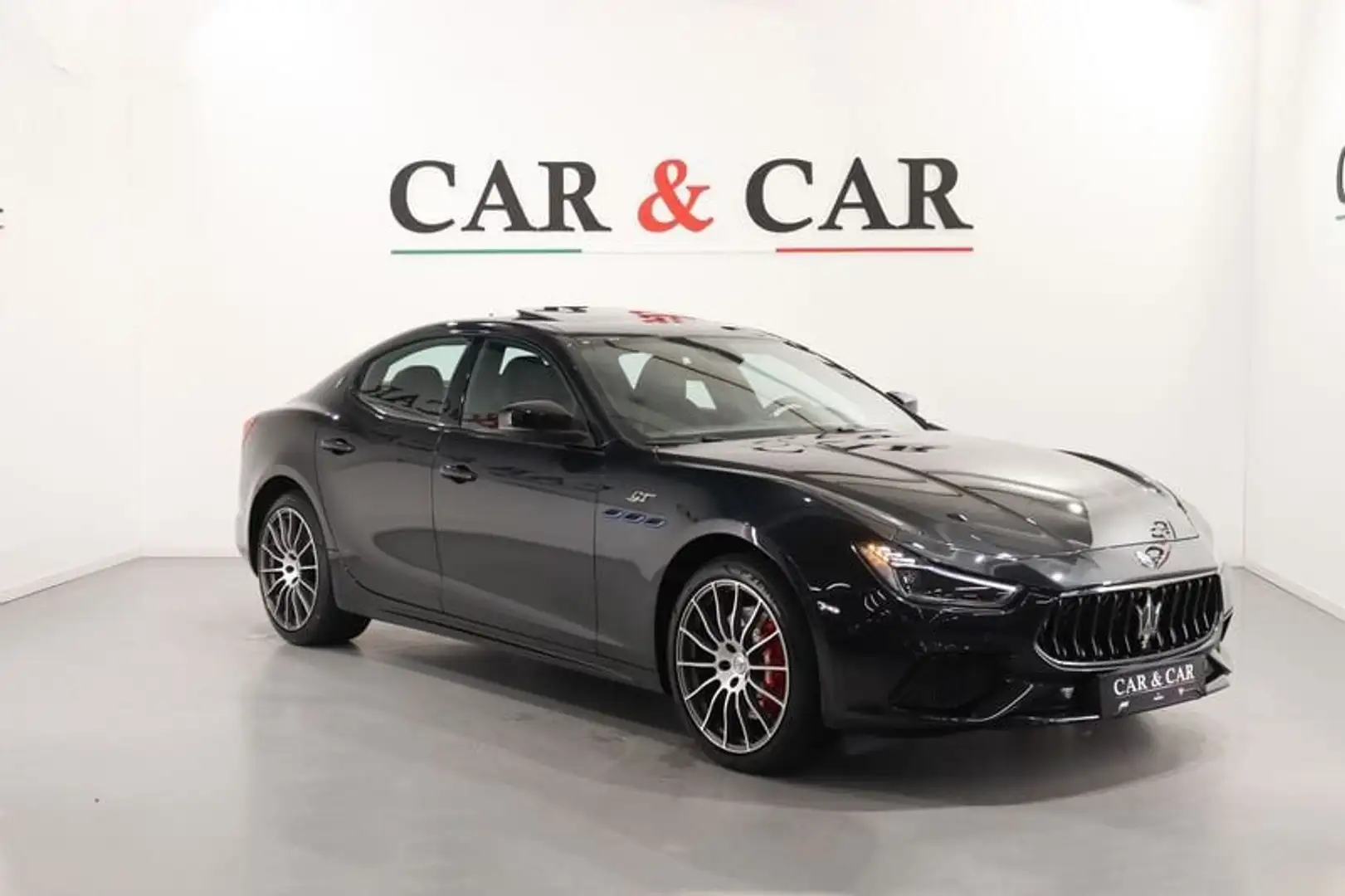 Maserati Ghibli GT Hybrid 330 CV Ultima Nerissimo/Sport Pack Negro - 1