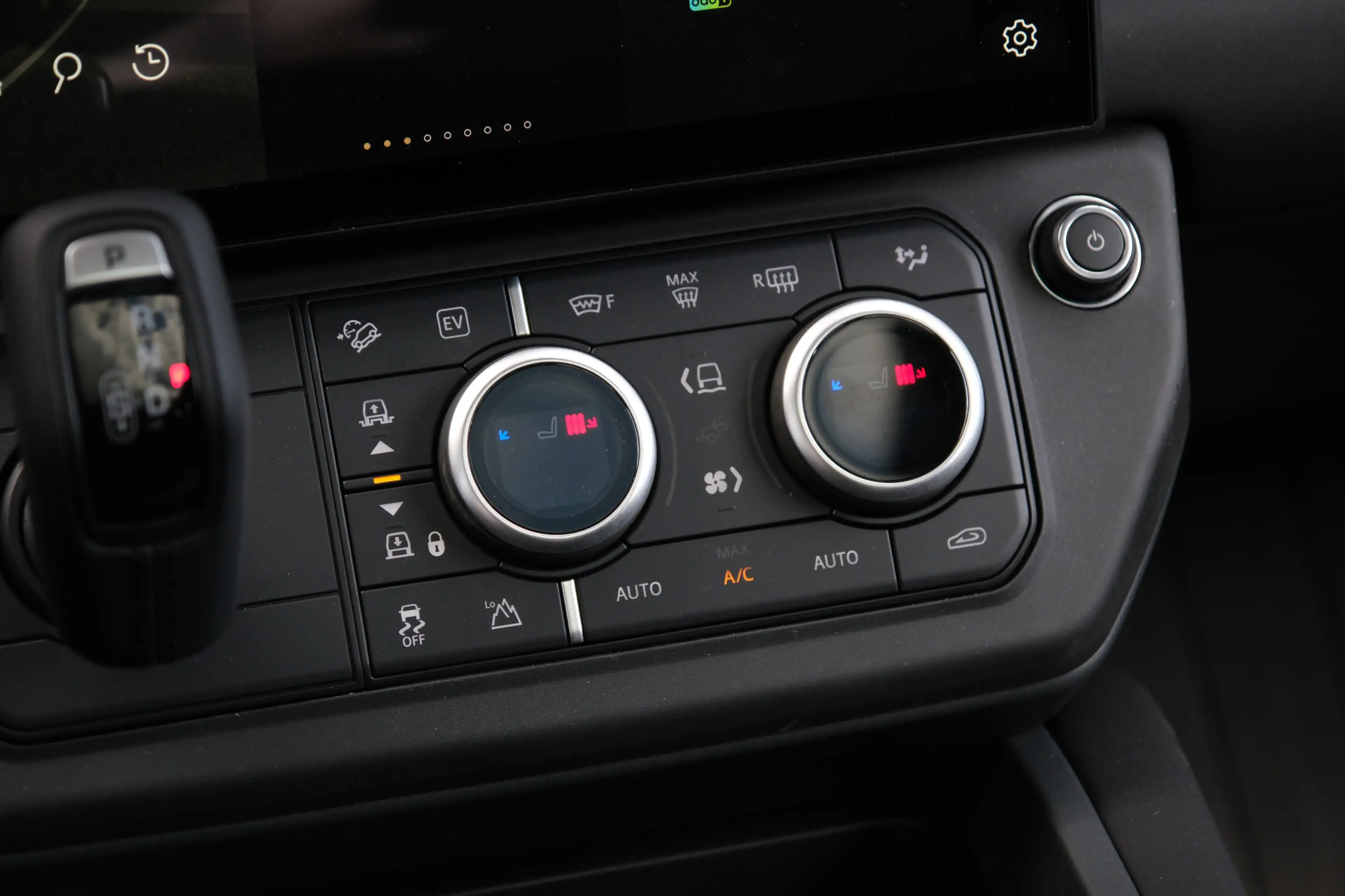 Land Rover Defender 110 P300e 110 X-Dynamic SE 5 Year Edition | NP € 1 — photo 40