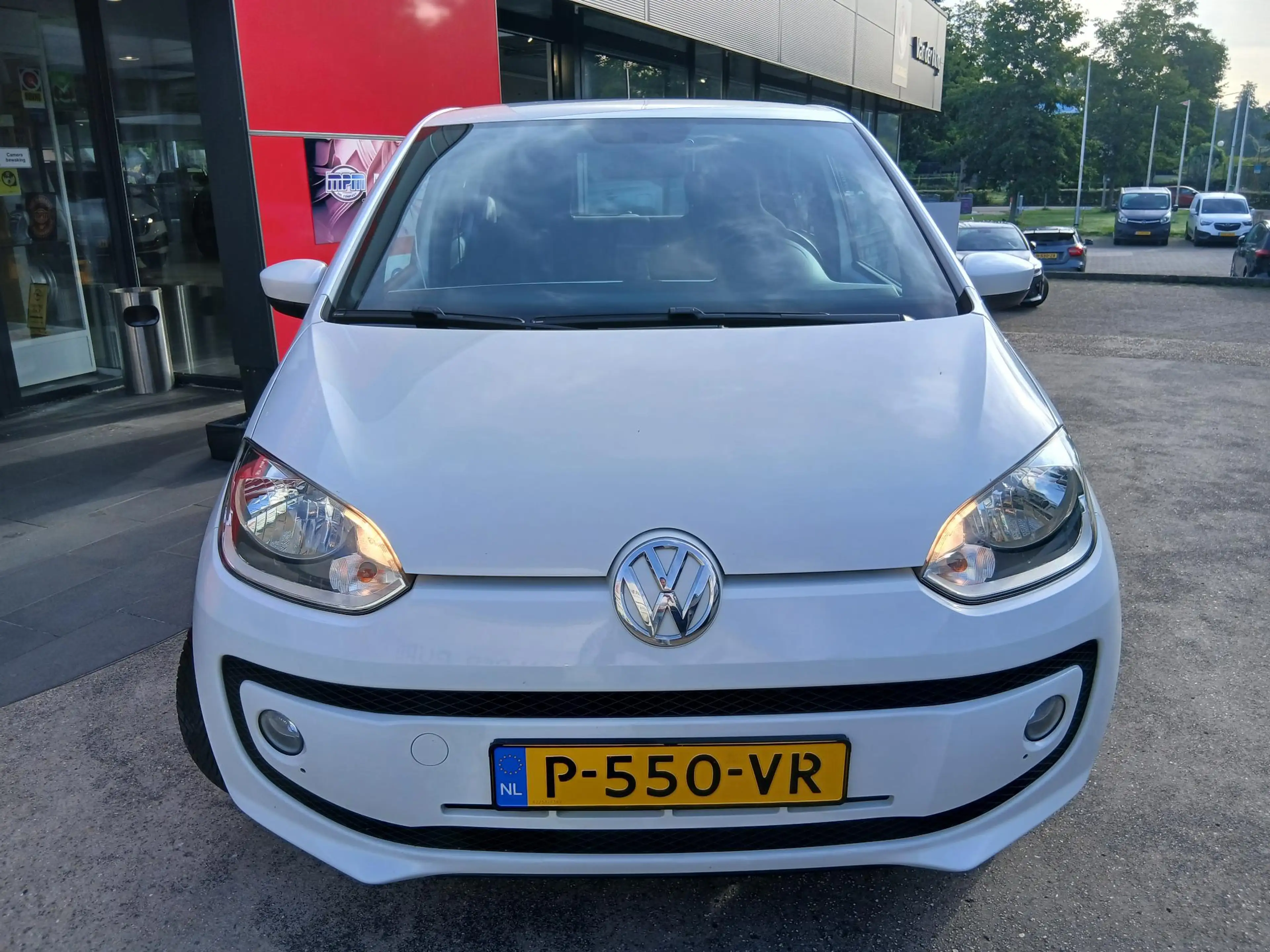 Volkswagen up! 1.0 BMT up! beats — photo 5