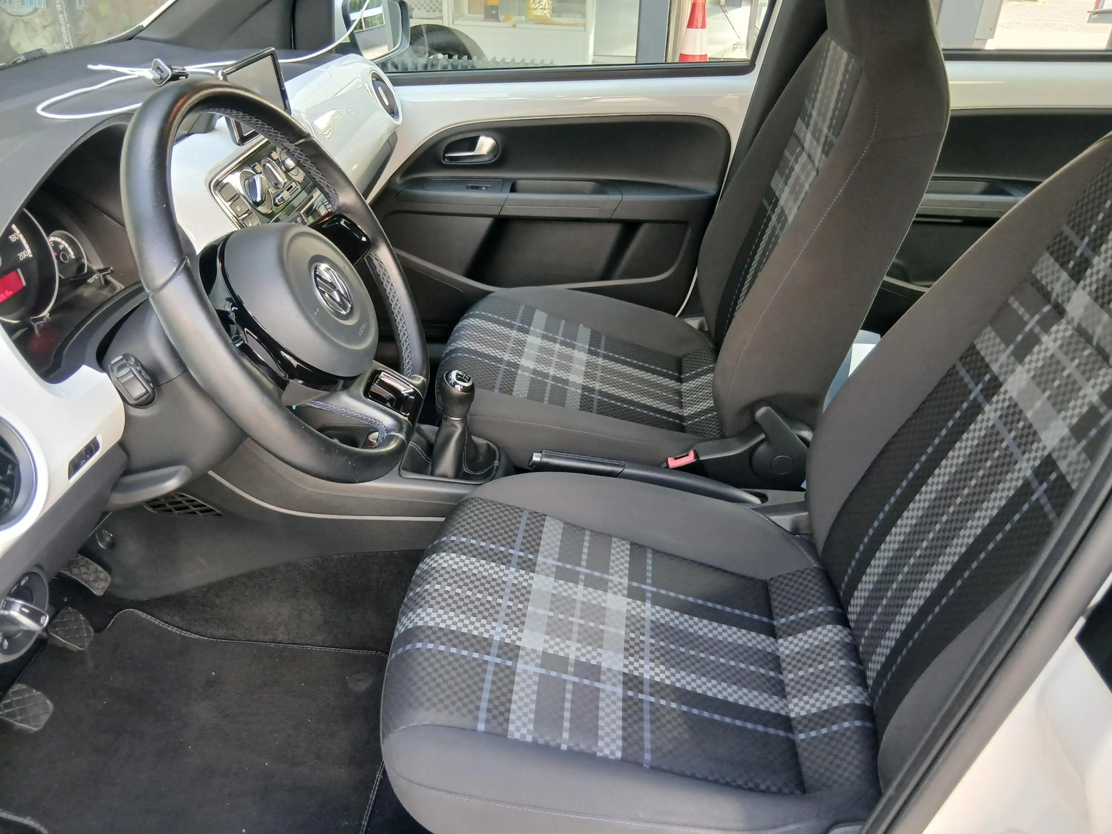 Volkswagen up! 1.0 BMT up! beats — photo 14