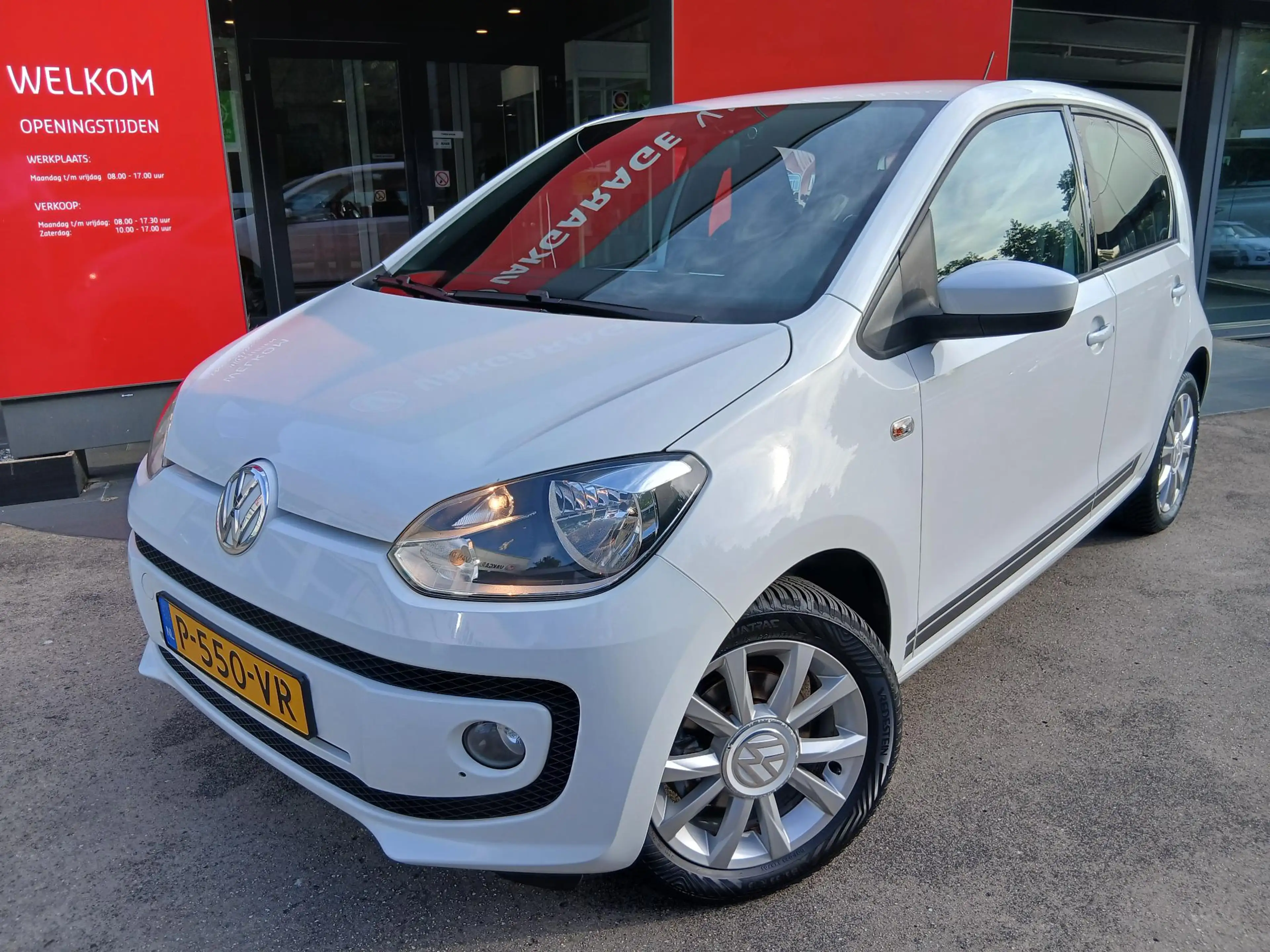 Volkswagen up! 1.0 BMT up! beats — photo 2