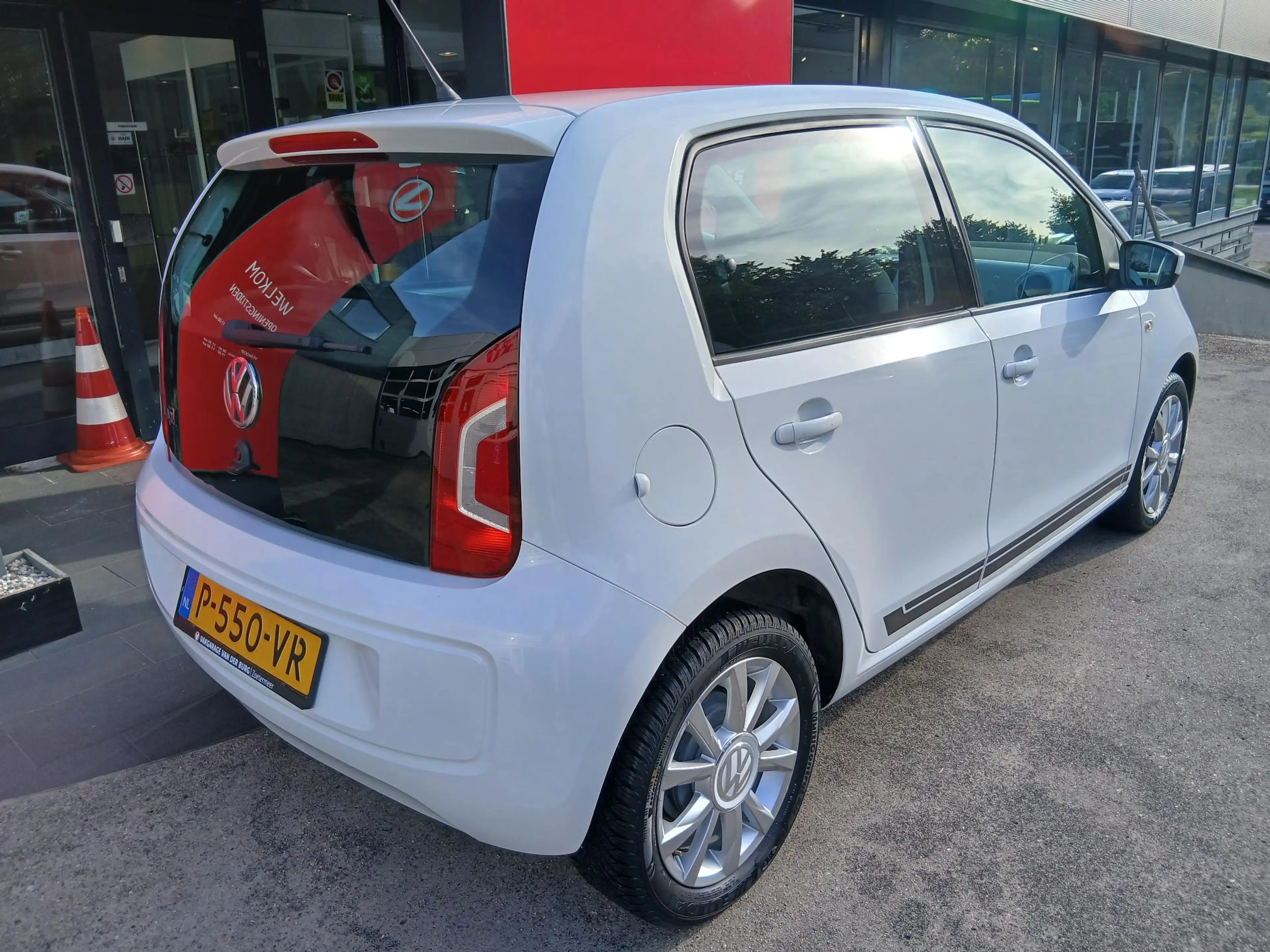 Volkswagen up! 1.0 BMT up! beats — photo 7