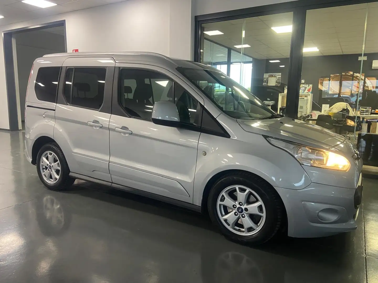 Ford Tourneo Connect 1.5 D Argintiu - 1