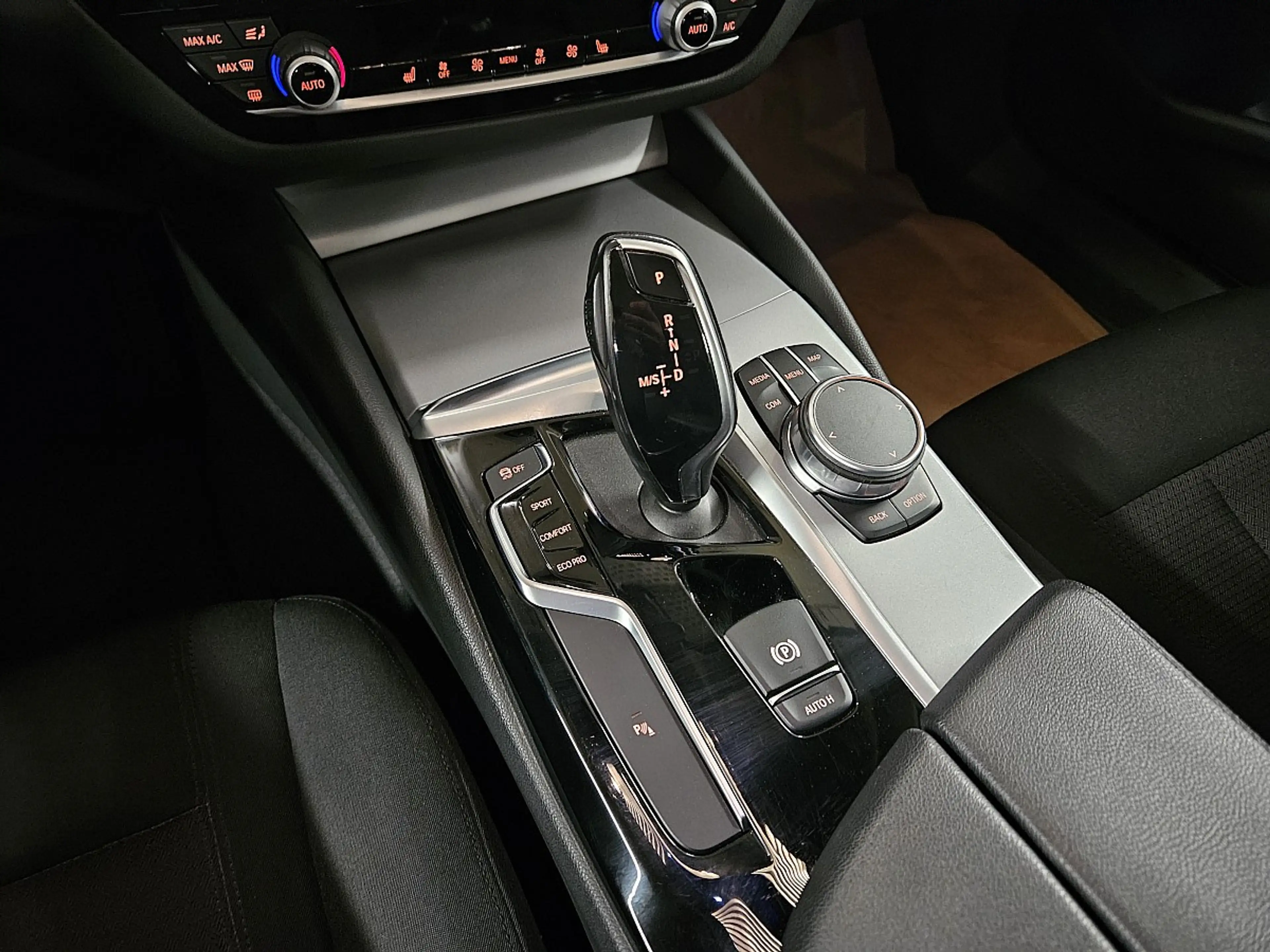 BMW 518 d Aut. — photo 15