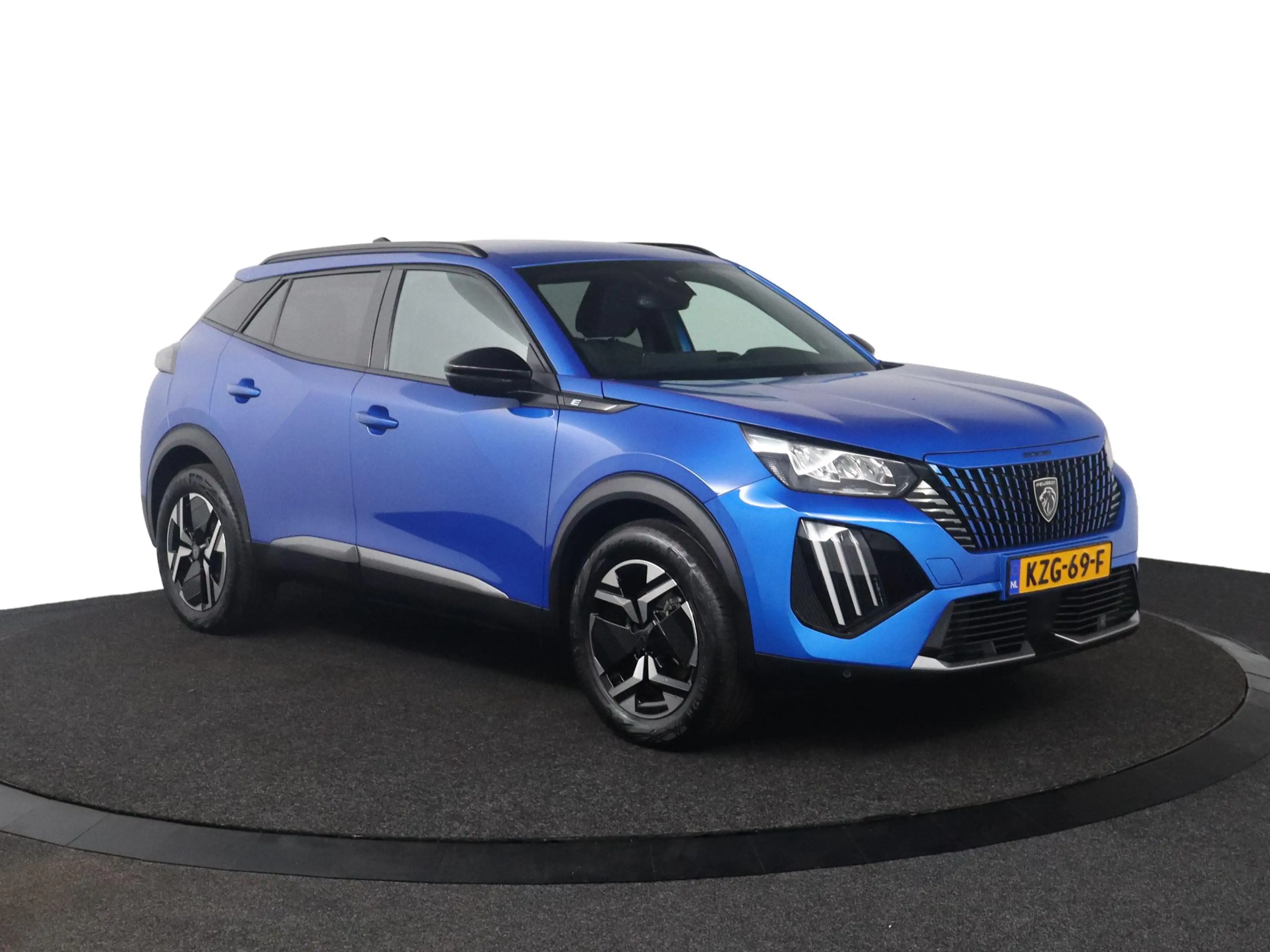 Peugeot e-2008 EV Allure 54 kWh — photo 13