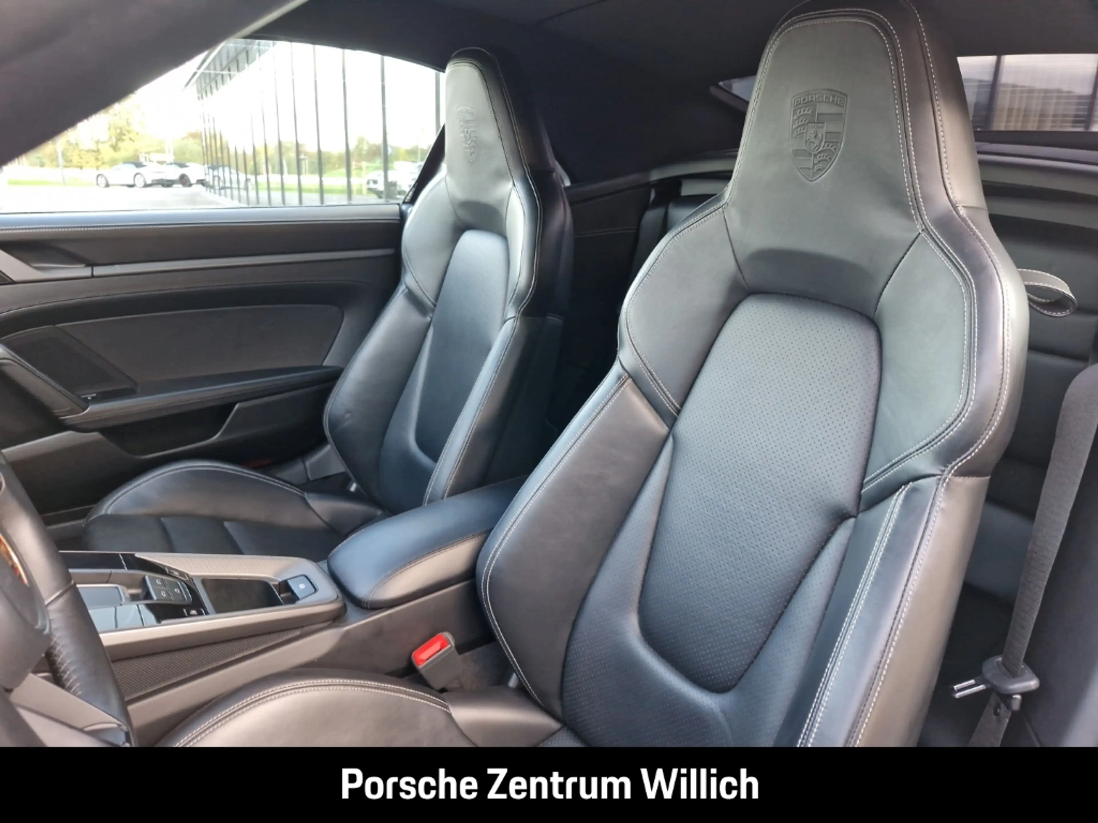 Porsche 992 911 Carrera Cabrio Sportabgas BOSE 21-Zoll — photo 12