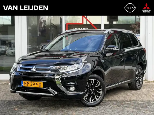 Mitsubishi Outlander 2.0 PHEV 203pk 4WD CVT Instyle+ | Trekhaak | Schui