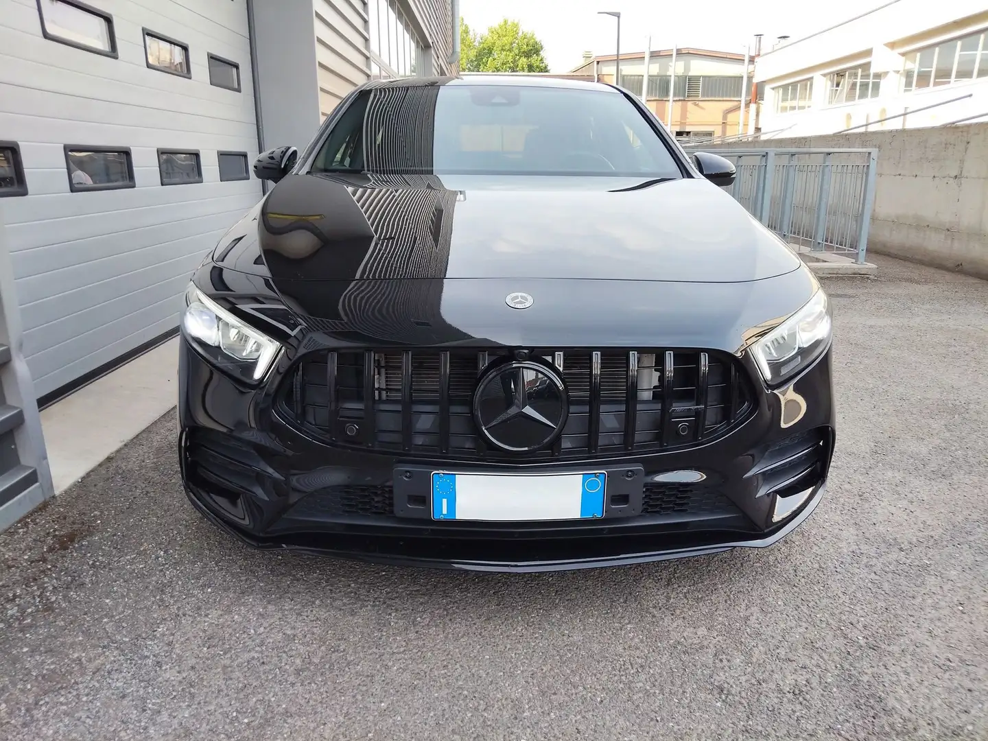 Mercedes-Benz A 35 AMG A 35 AMG 4Matic Černá - 2