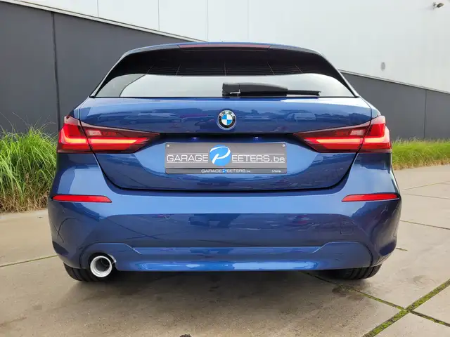 BMW 1 Series view 4
