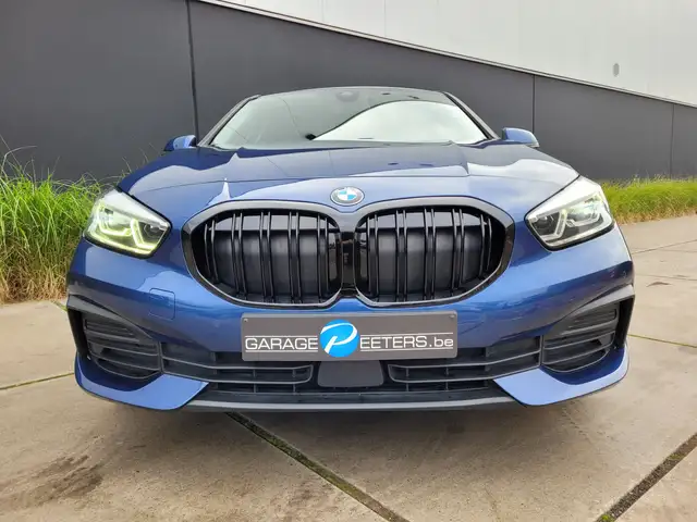BMW 1 Series view 5