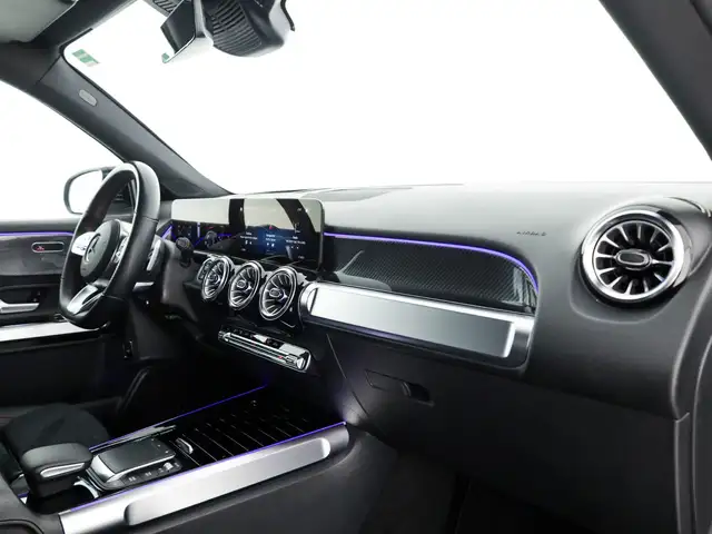 Mercedes-Benz GLB view 10