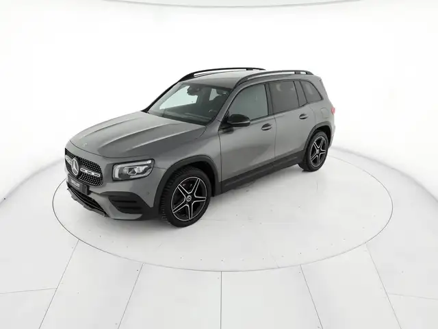 Mercedes-Benz GLB view 2