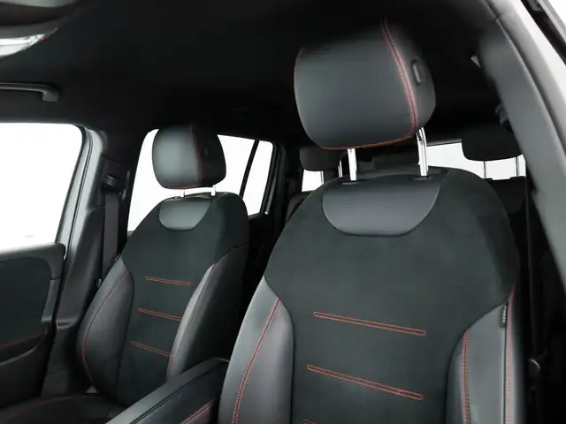 Mercedes-Benz GLB view 13