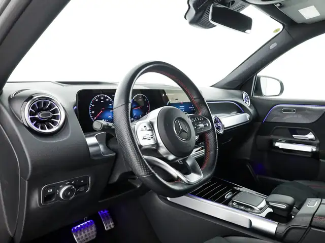 Mercedes-Benz GLB view 11